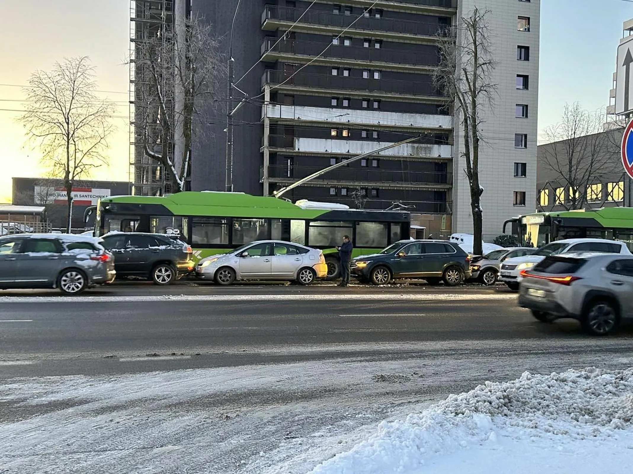 4 automobilių susidūrimas Savanorių pr.