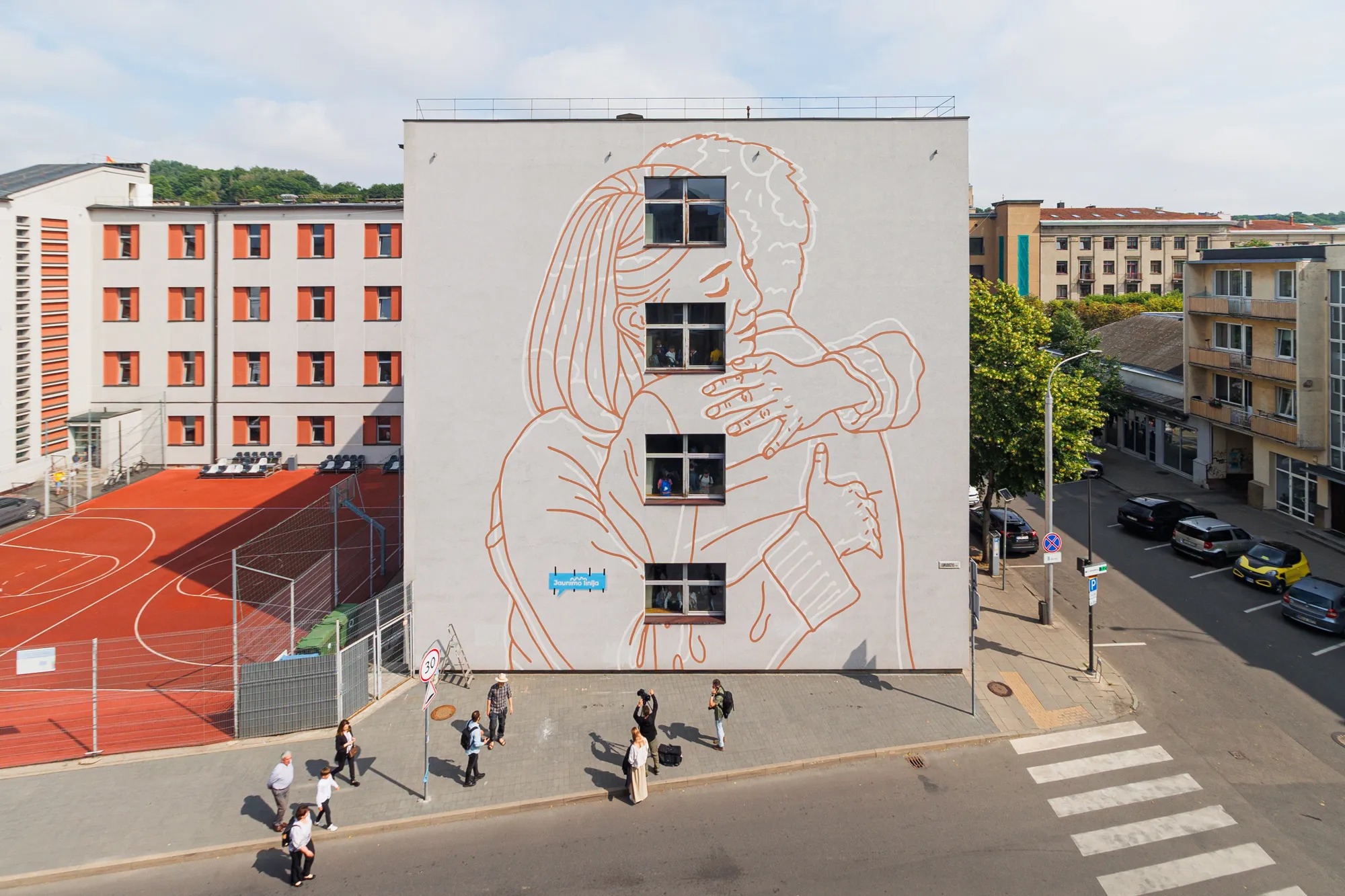 Jaunimo linijos piešinys ant sienos / R. Tenio nuotr.