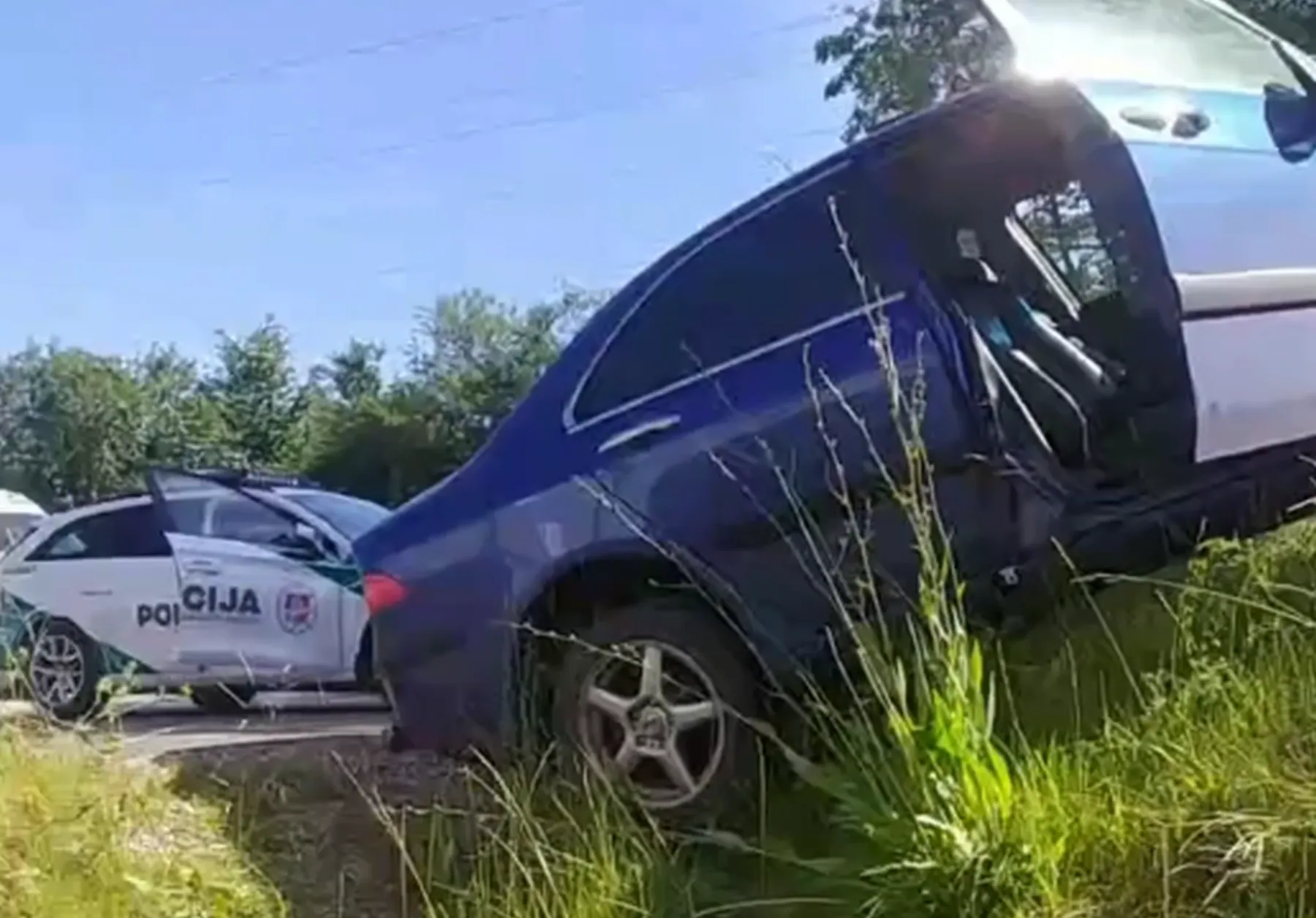 Sargėnuose nuo kelio nulėkė Honda