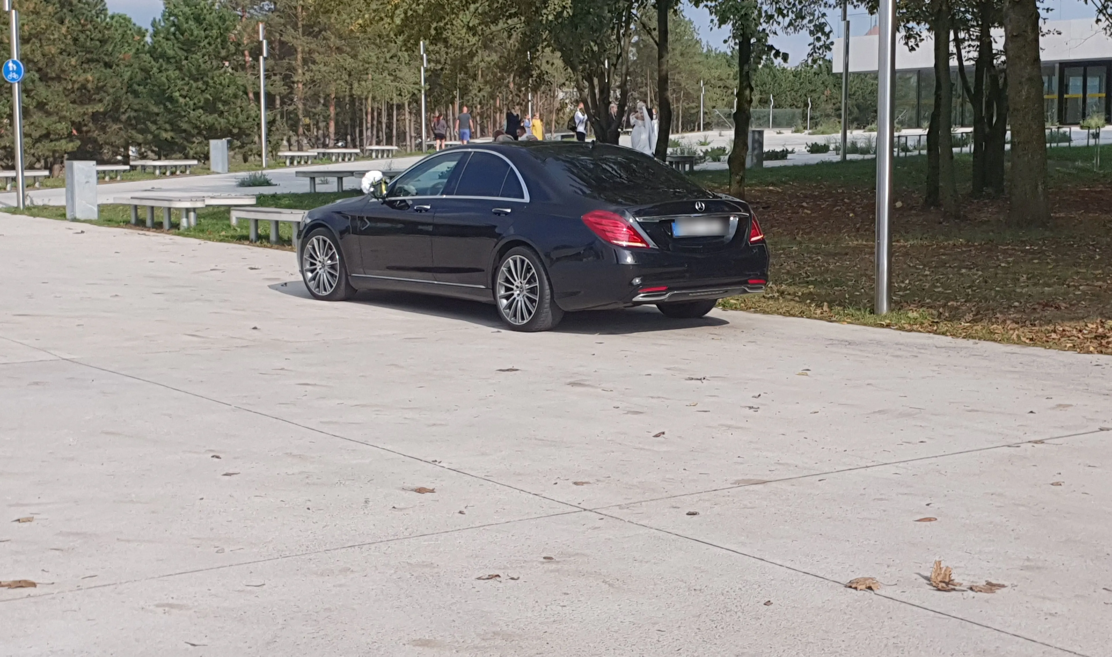 Nemuno saloje paliktas automobilis / Skaitytojo nuotr.