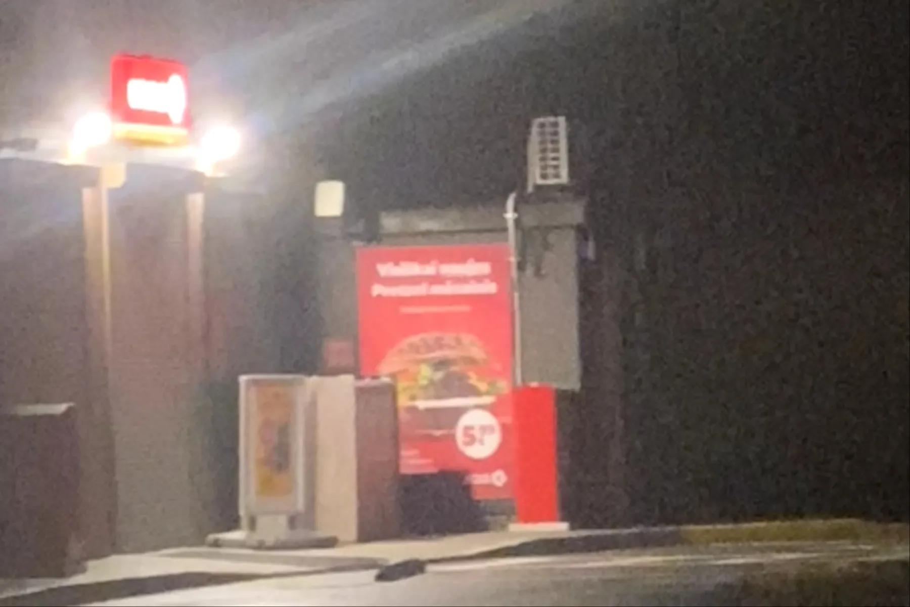 Degalinė Varnių g. / Skaitytojų nuotr.