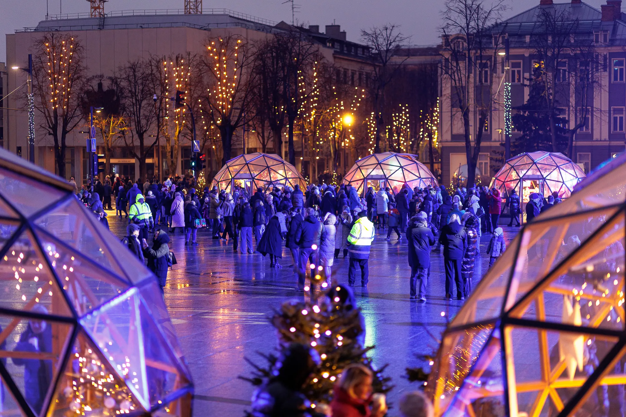 Vienybės aikštėje laukia vakarėlis: Kaunas Naujuosius sutiks su ugnies šou ir DJ ritmu