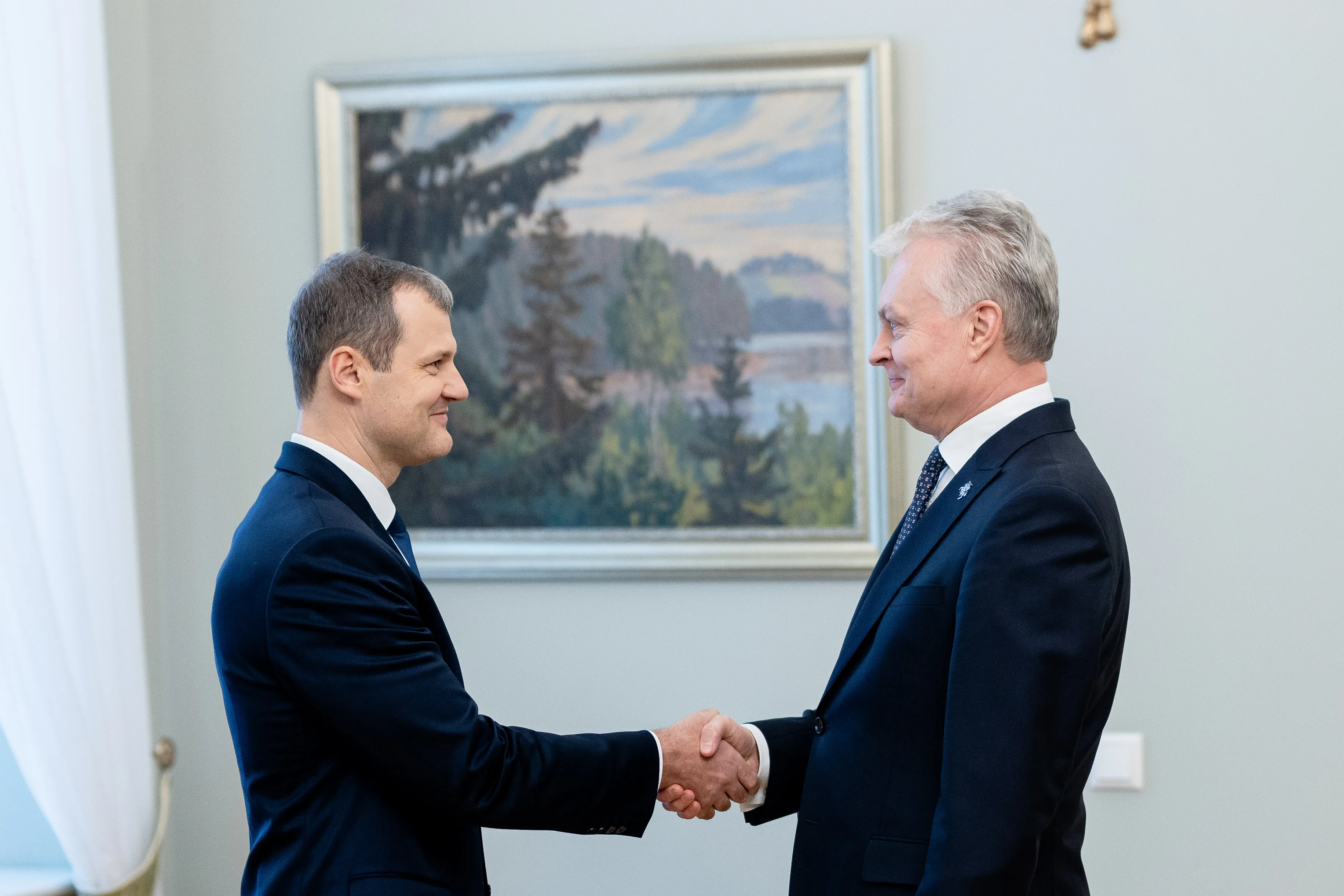 Gintautas Paluckas, Gitanas Nauseda