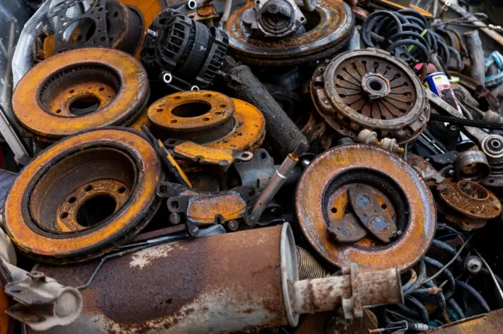 Automobilių dalys, atliekos