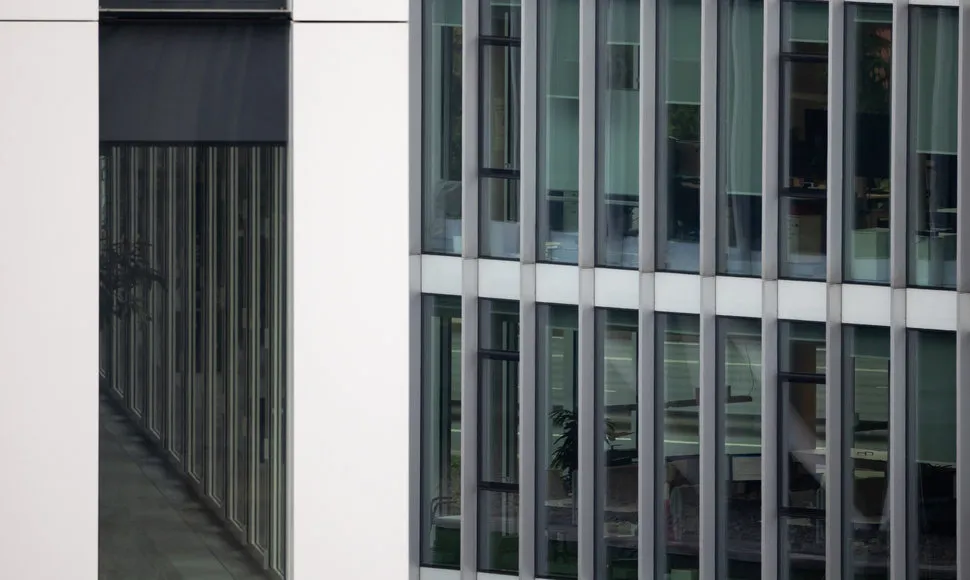 Biurai, ofisai, pastatas, įmonė