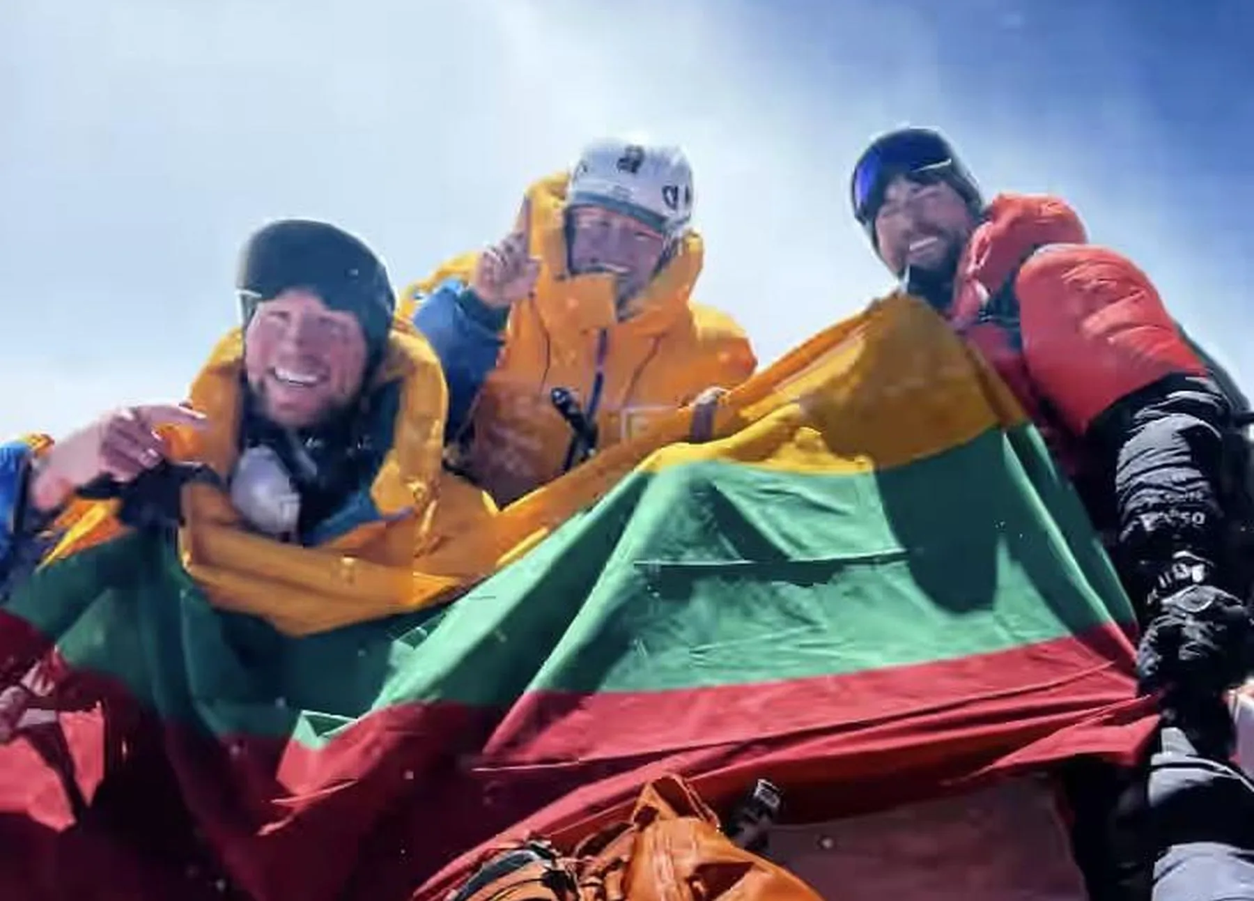 A. Valujavičius Everesto viršūnėje