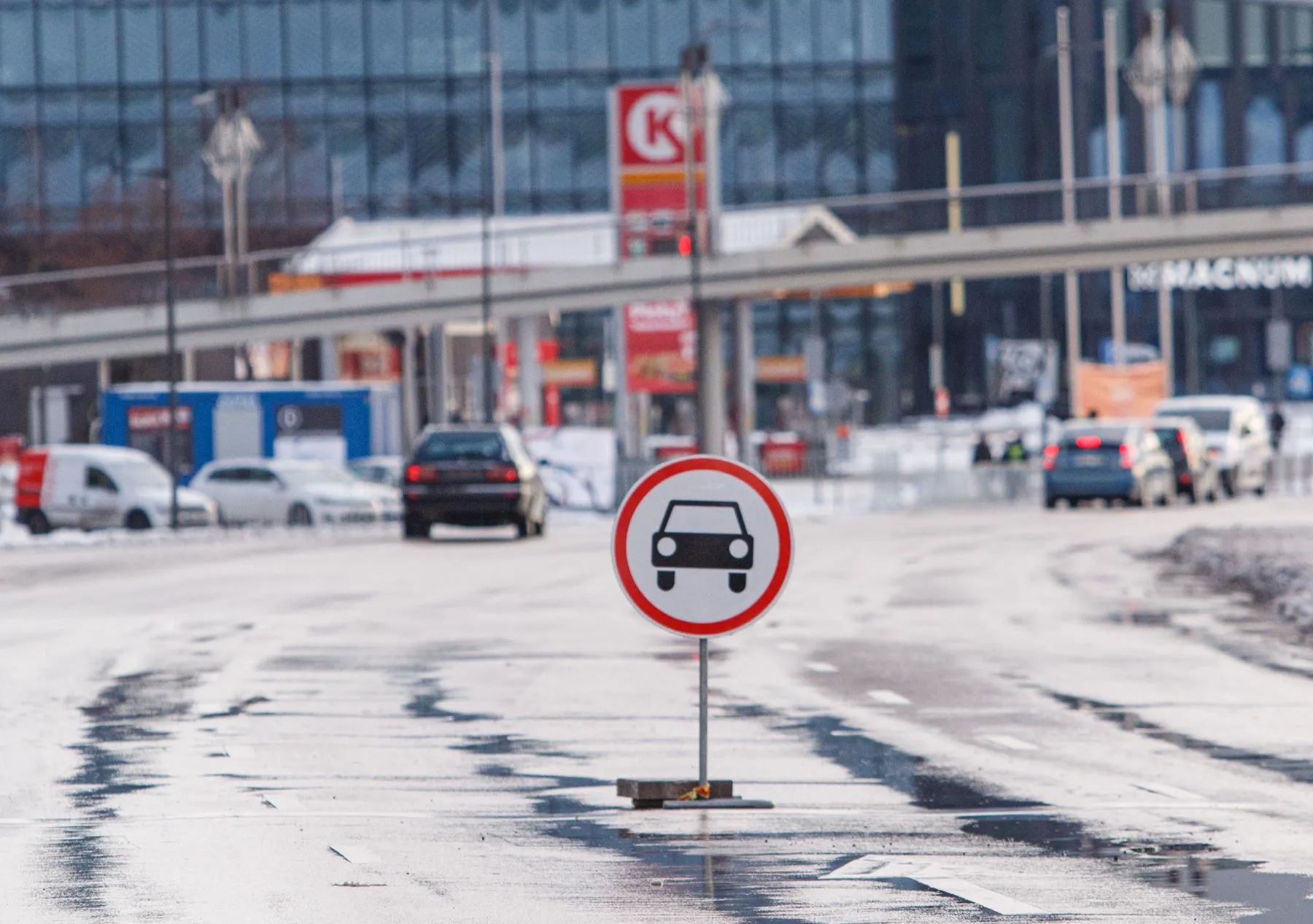Uždarytas eisdmas, eismo ribojimai Karaliaus Mindaugo pr