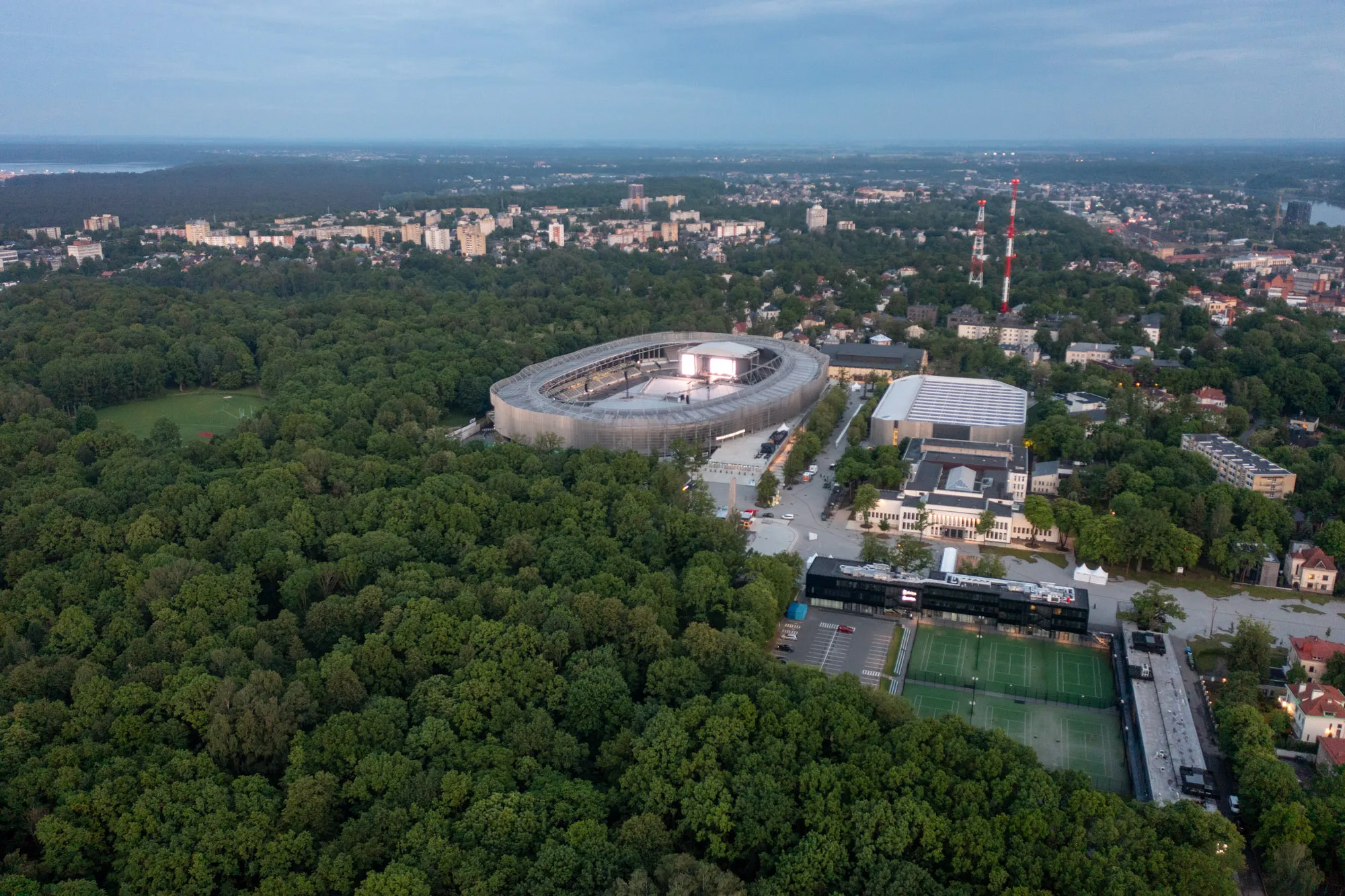 Teritorija šalia Ąžuolyno prie stadiono / Kas vyksta nuotr.