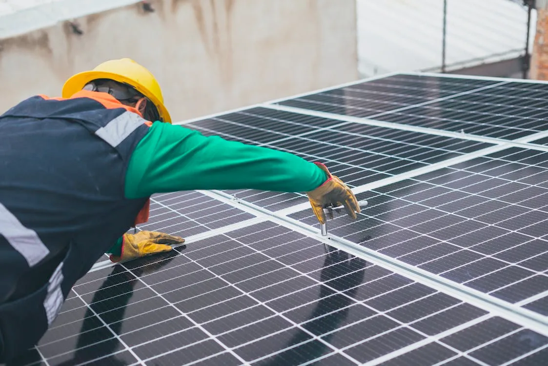 Taupykite pinigus ir energiją su namų saulės sistemomis