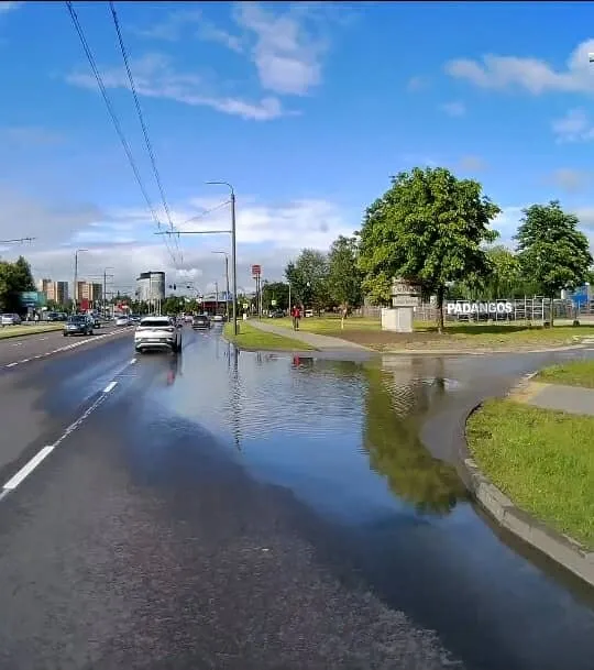 Skaitytojas: Pramonės prospektą vanduo skalauja kaip Nemunas Lietuvos krantus