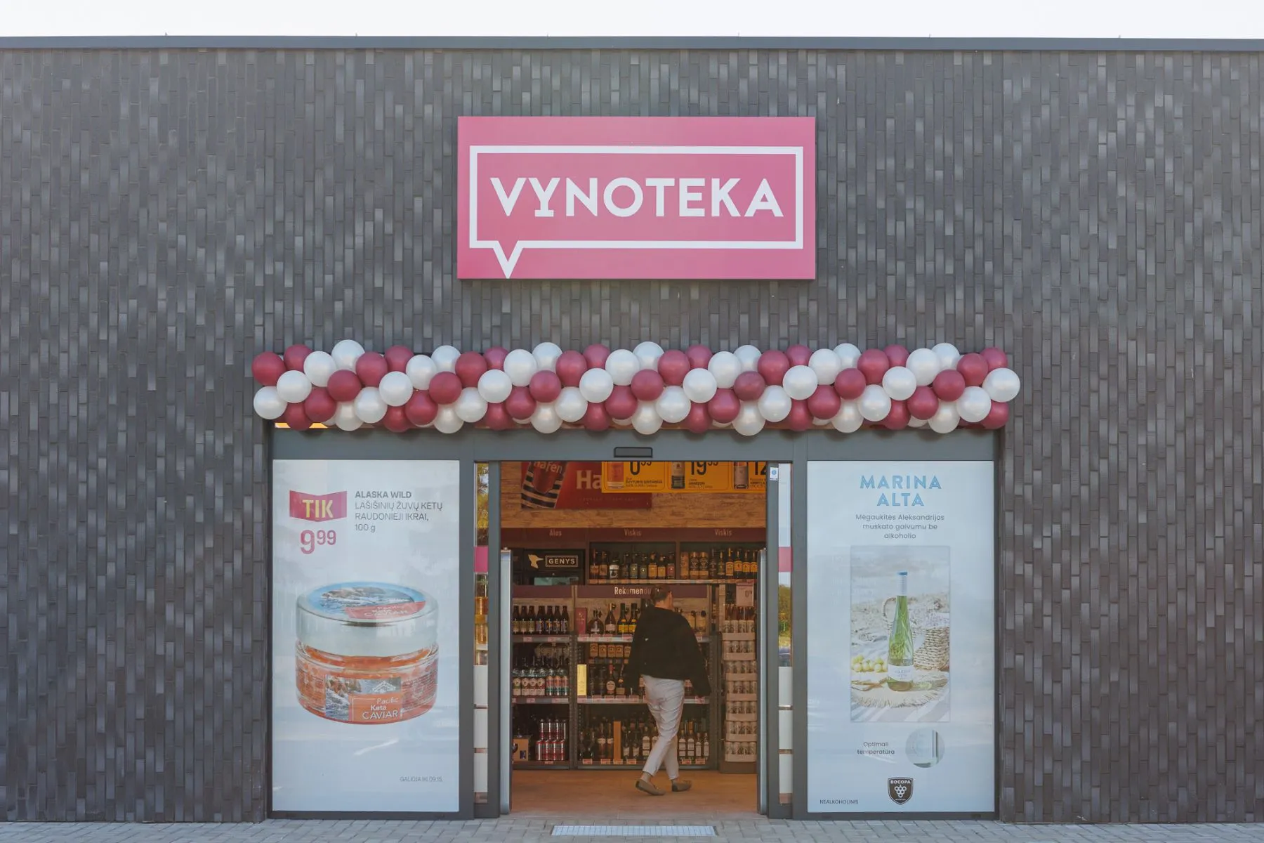 Jonučiuose duris atvėrė „Vynoteka“ / R. Tenio nuotr.