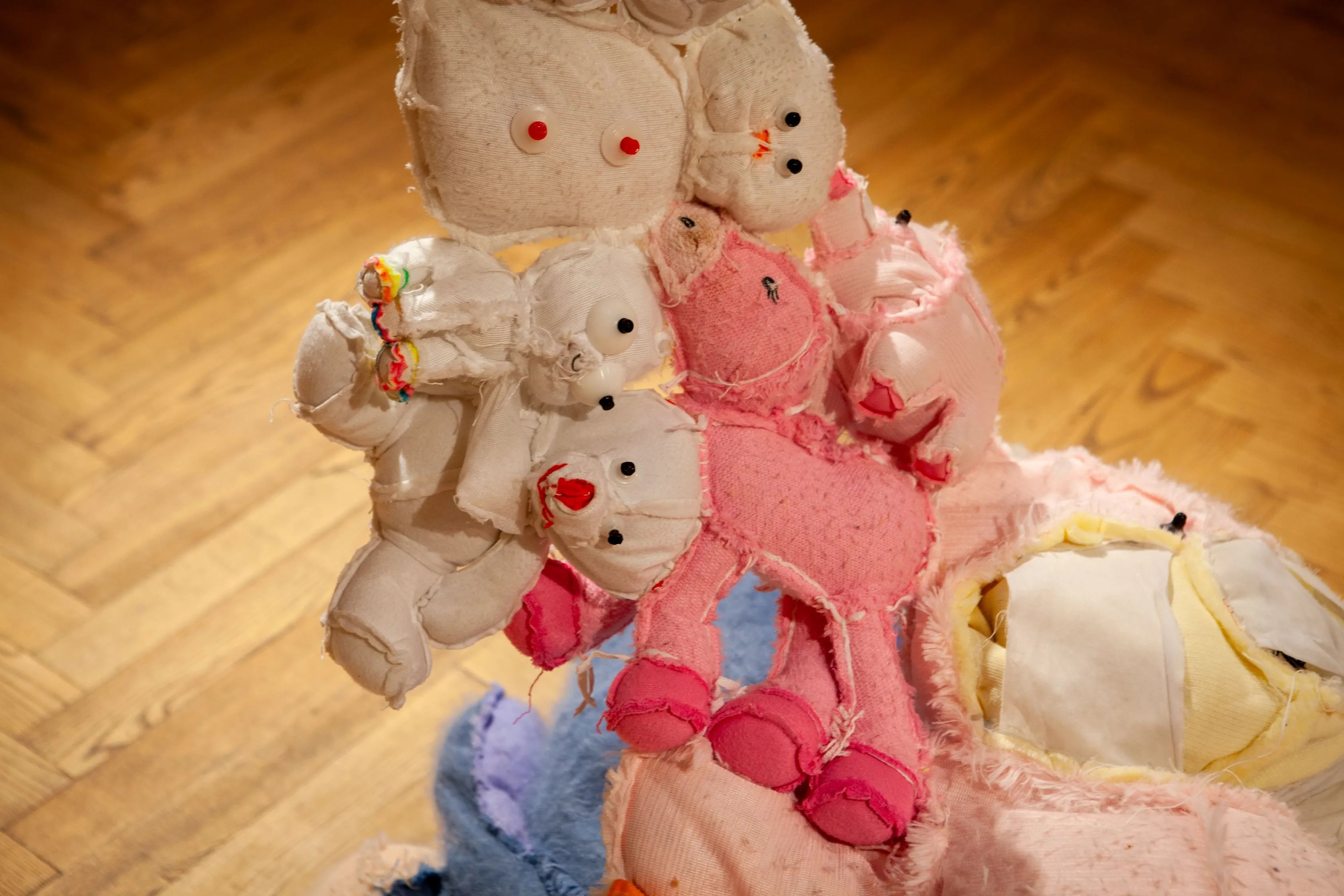 Martyna Plioplyte Zujiene_Virsmai ir jungtys_Foto Marija Valaseviciute