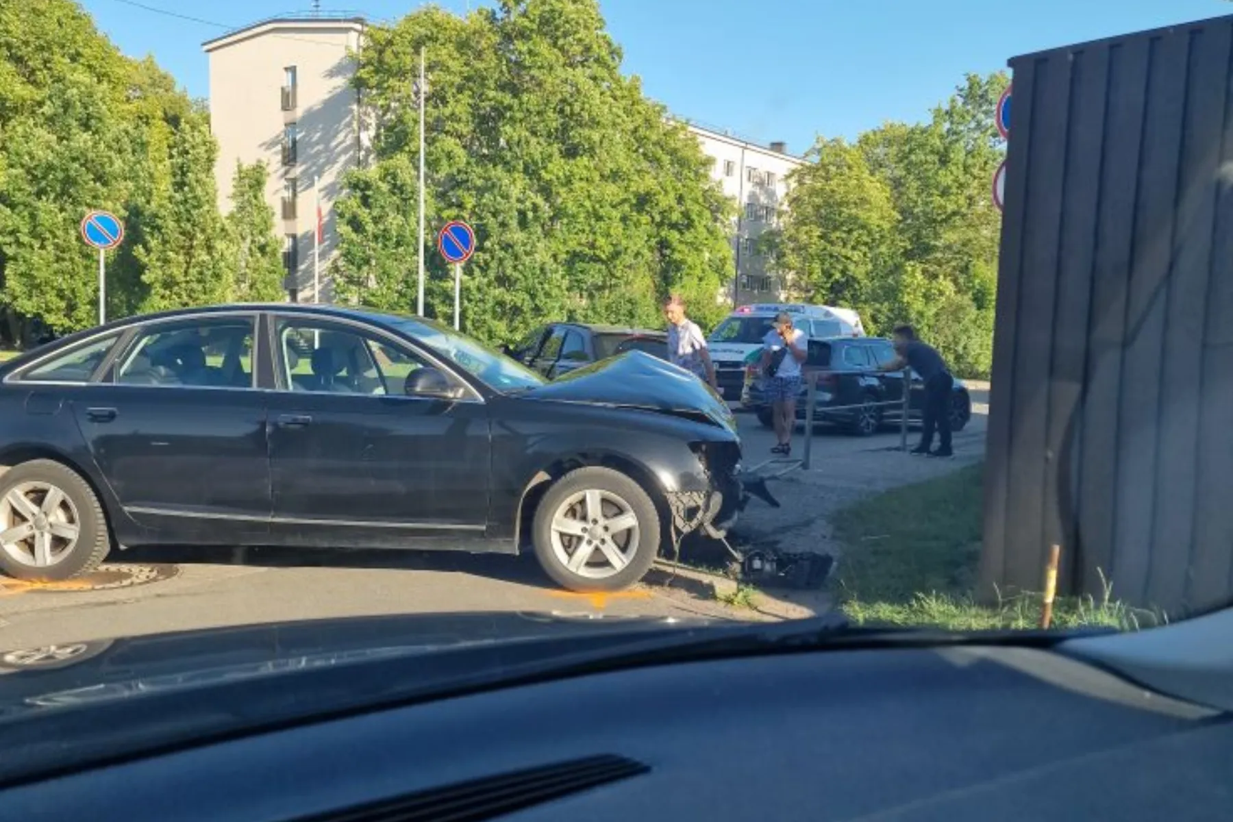 Avarija Kalniečiuose / Skaitytojų nuotr.