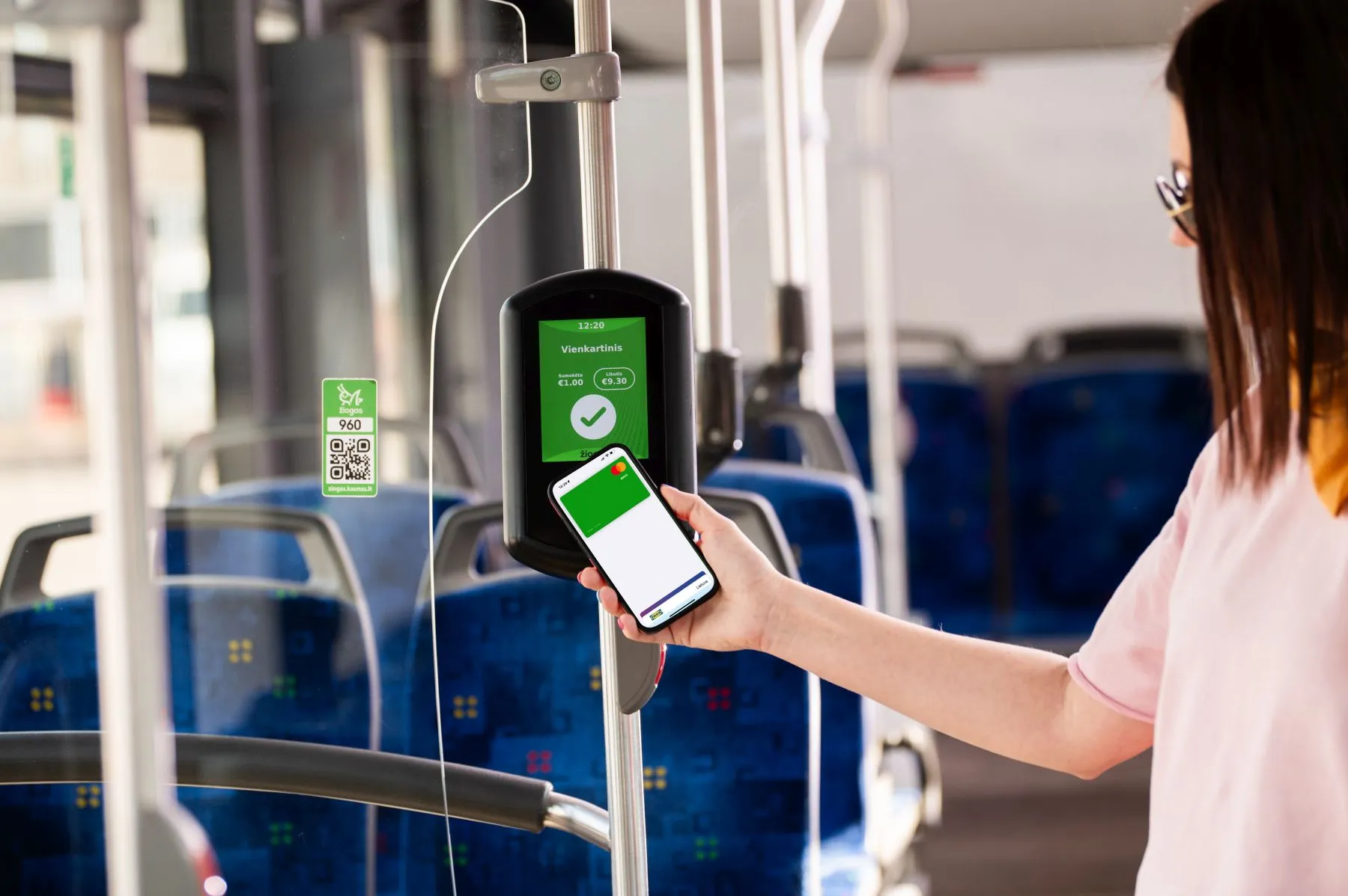 Bekontaktis atsiskaitymas viešajame transporte / „Kauno autobusų“ nuotr.