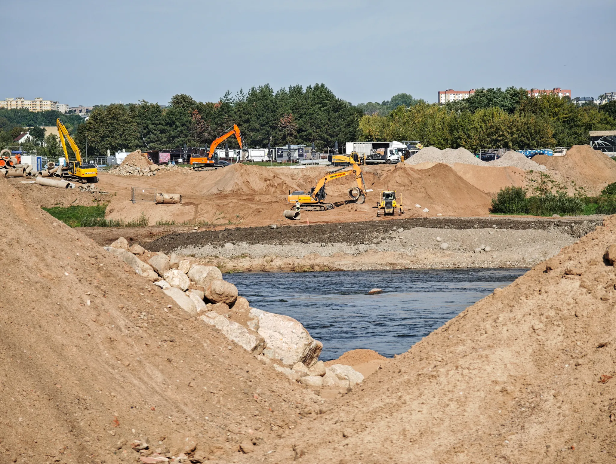 Tilto statybos per Nerį / R. Tenio nuotr.
