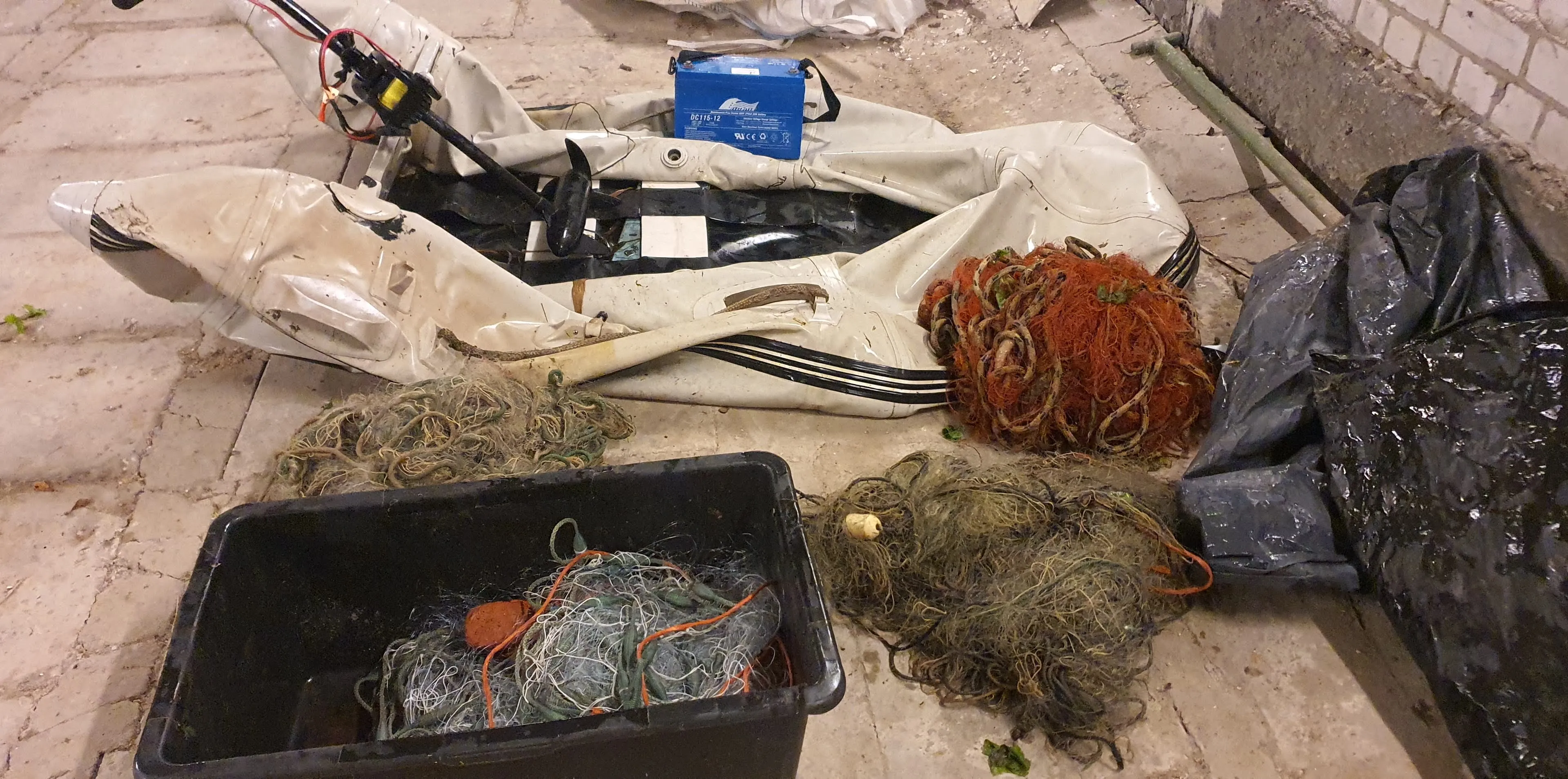 Konfiskuoti brakonierių tinklai / AAD nuotr.