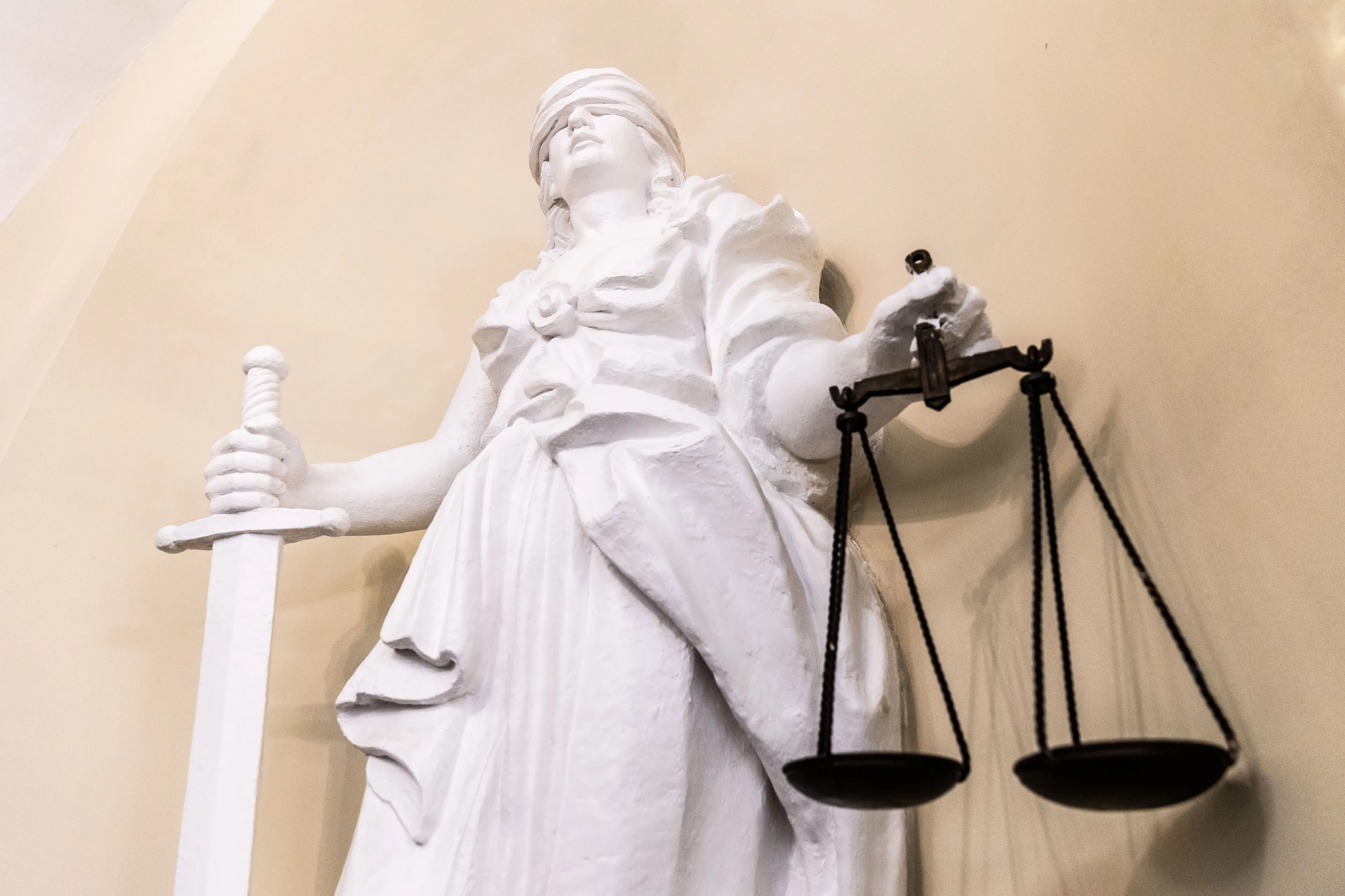 Temidė, teismas, teisingumas