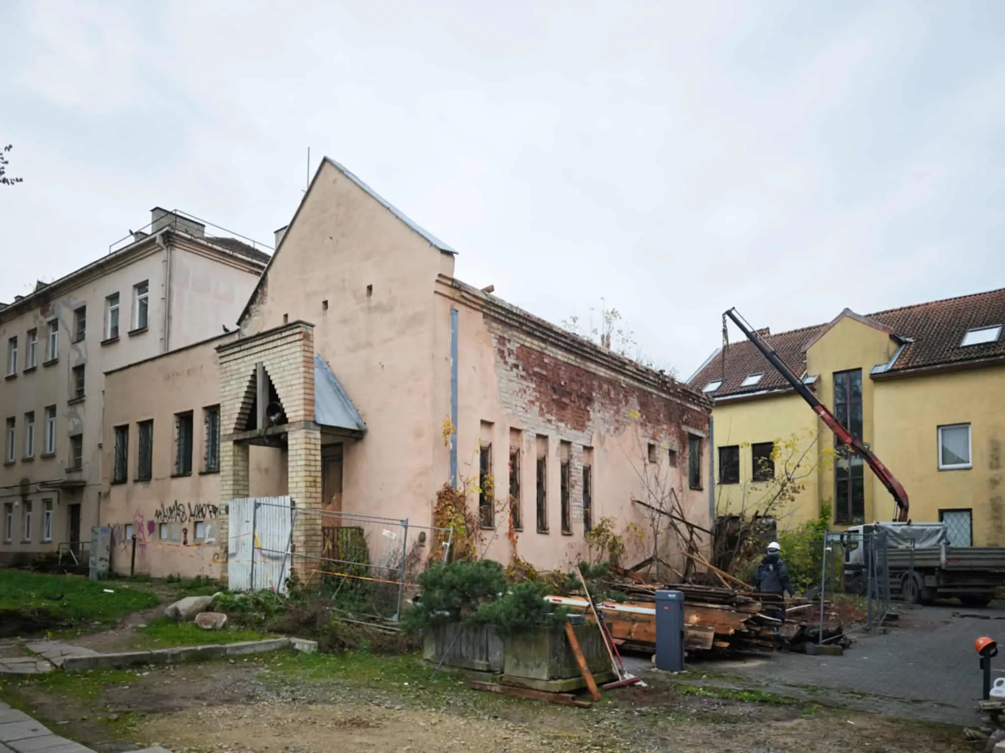 Senamiestyje griuvo namo stogas/„Kas vyksta Kaune“ nuotr.