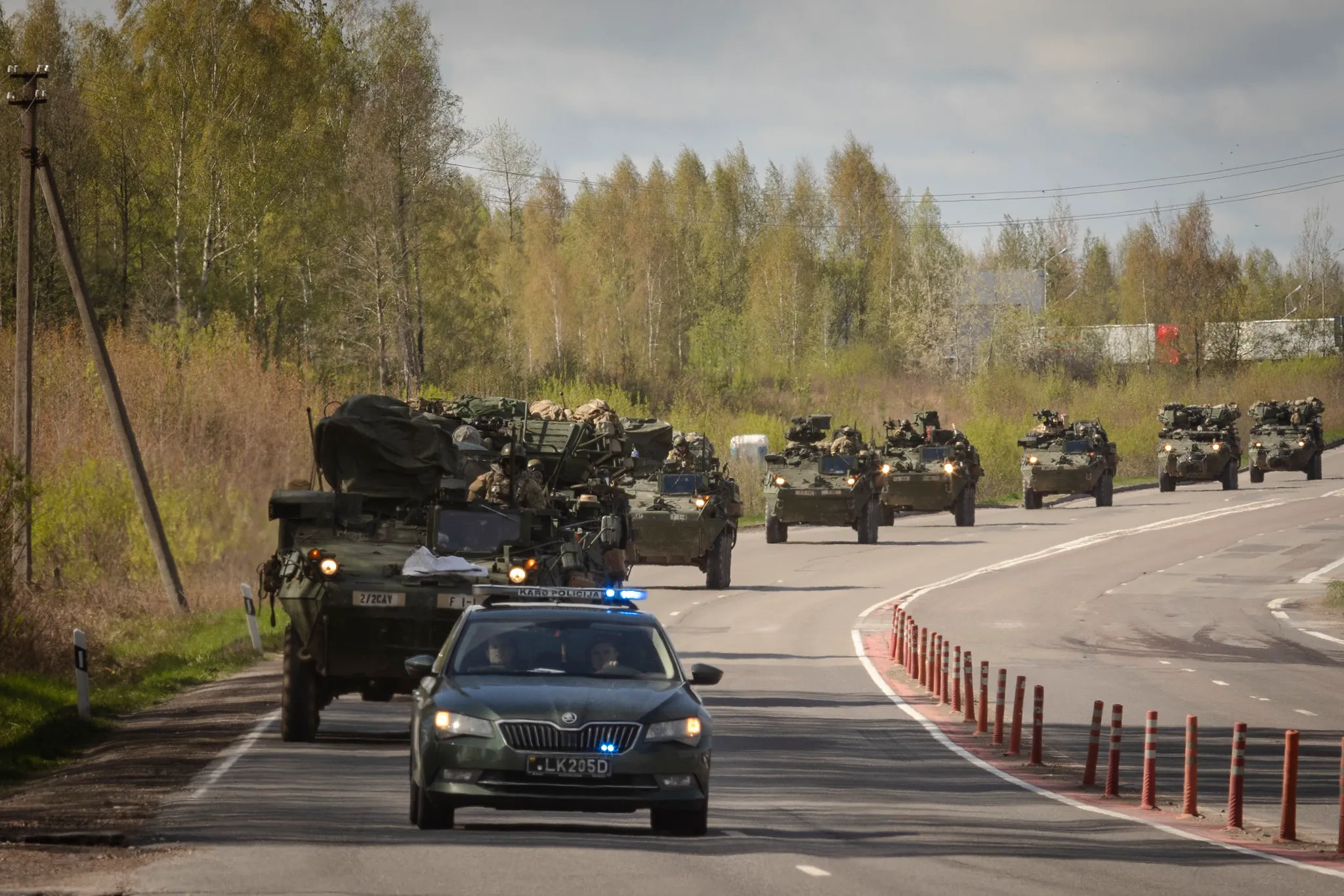 Karinė kolona, karinis transportas
