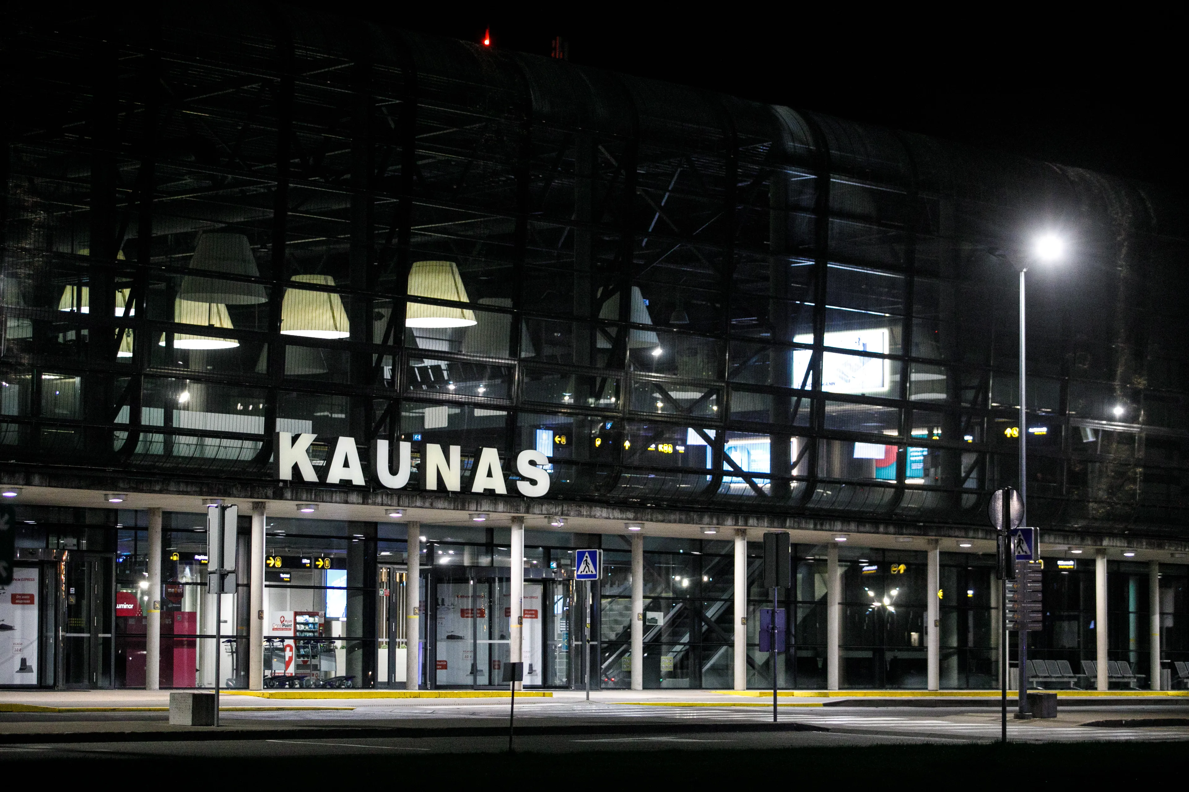 Kauno oro uostas vakare