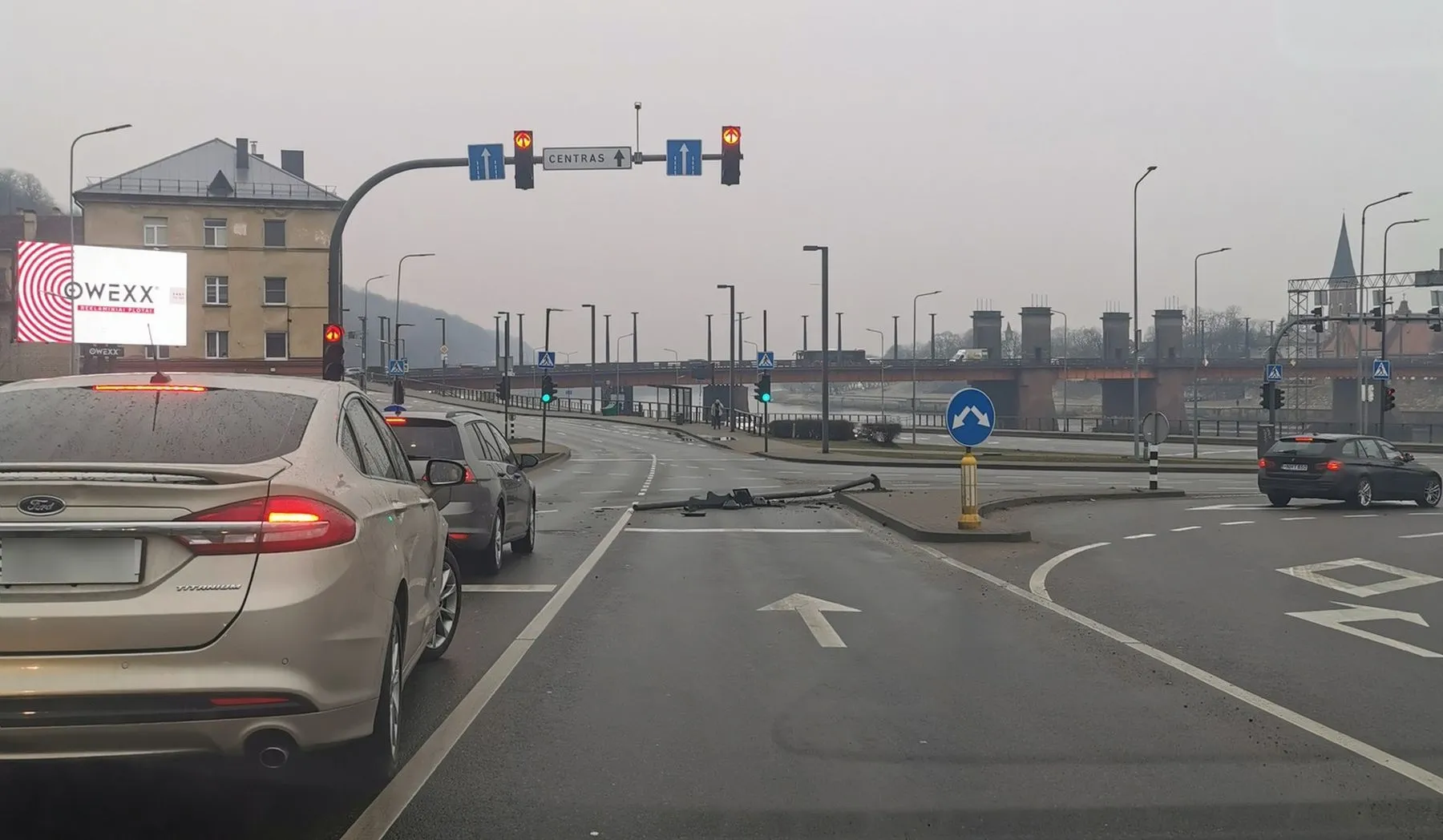 Veiverių g. kliudytas šviesoforas / Skaitytojo nuotr.