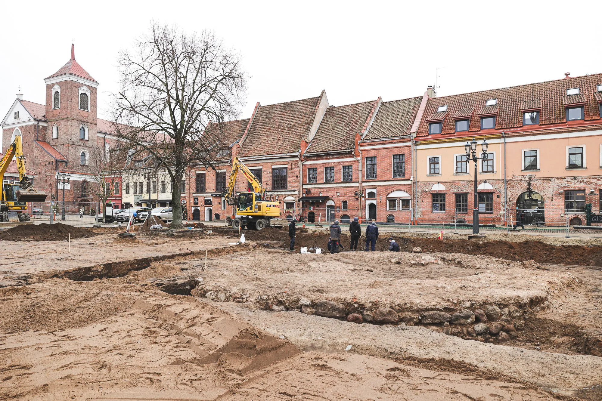 Archeologiniai kasinėjimai Rotušės aikštėje / R. Tenio nuotr.