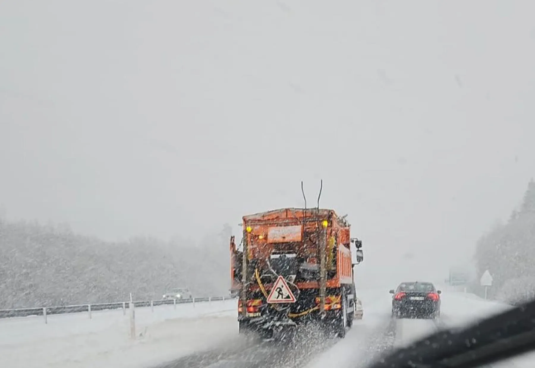 Sniegas, autostrada, barstytuvas