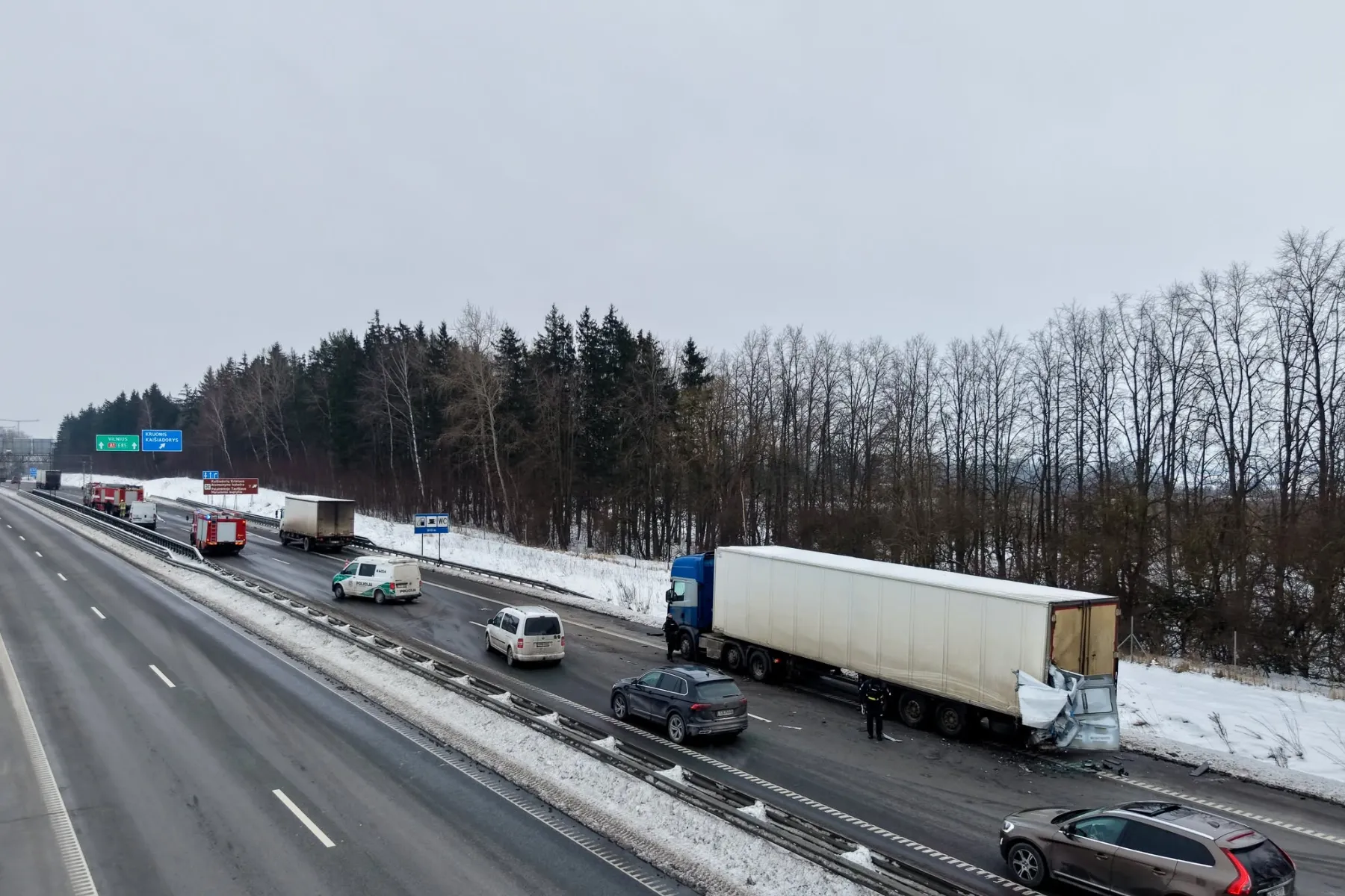 Avarija magistralėje Kaunas–Vilnius