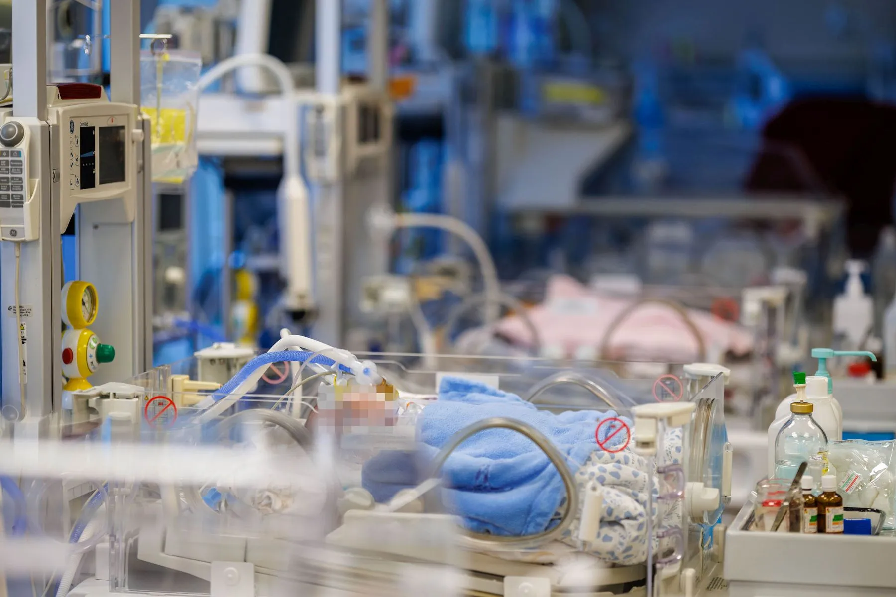 Naujagimis, Kauno klinikos