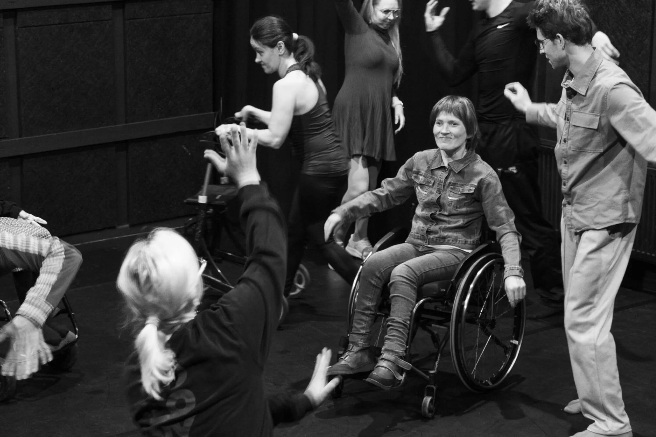 Šokio dirbtuvės „Asmeniniai tyrinėjimai“