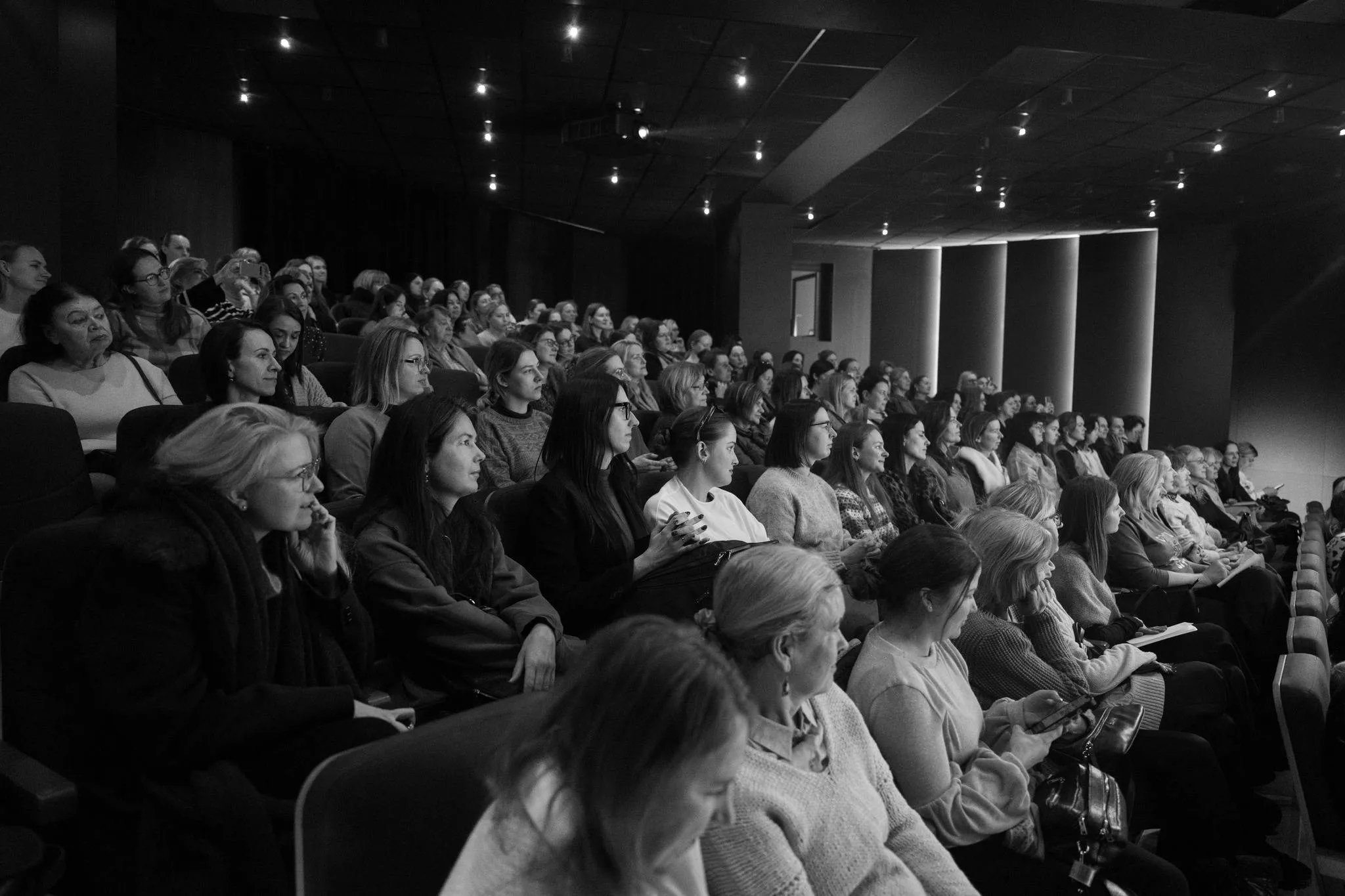 04 13,16, 20 d. nemokama konferencija „Kalbà kalbã laisvai“