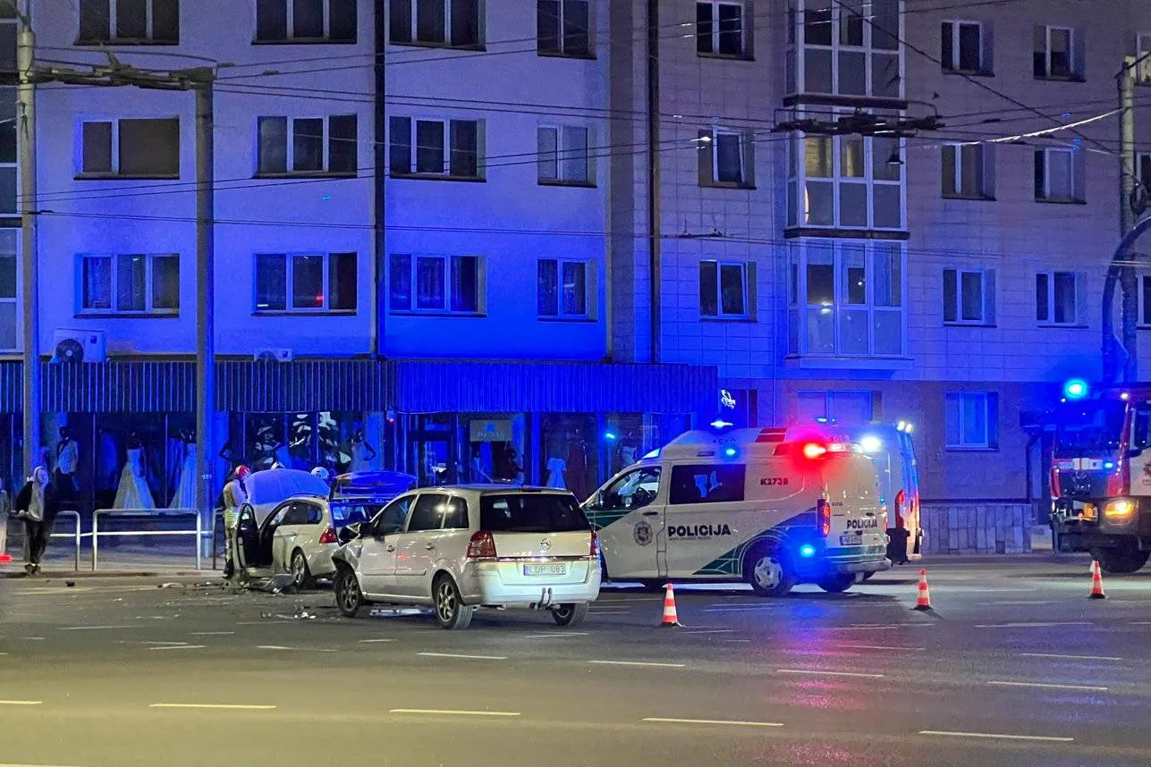 Avarija Savanorių ir Taikos pr. sankryžoje