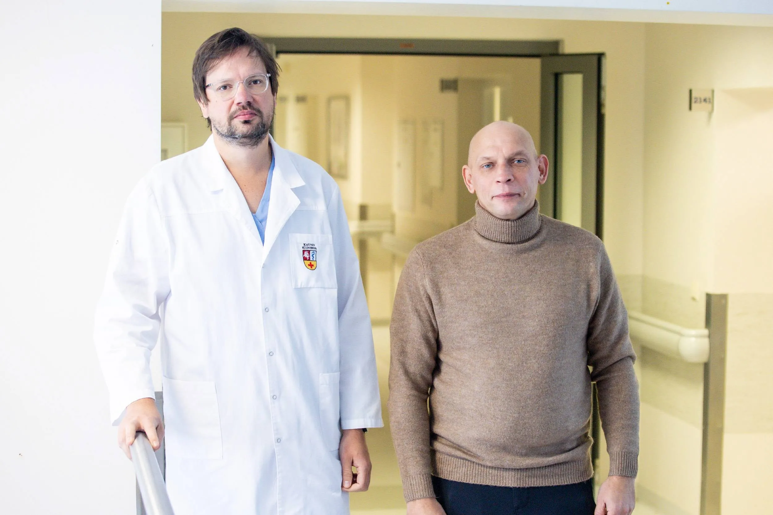 Doc. Domas Vaitiekus ir pacientas Aeksandras / Kauno klinikų nuotr.