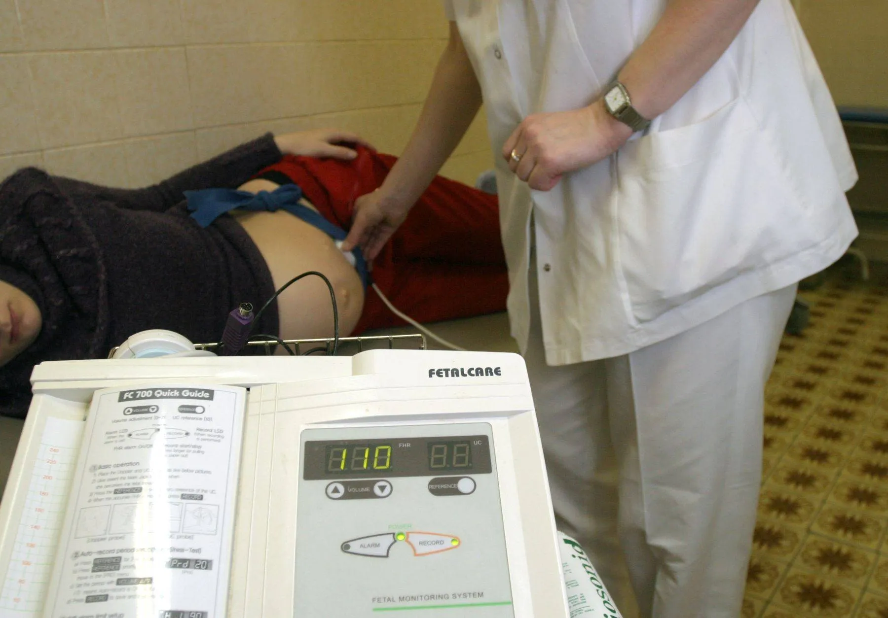 Neščia moteris, nėštumas, gimdymas