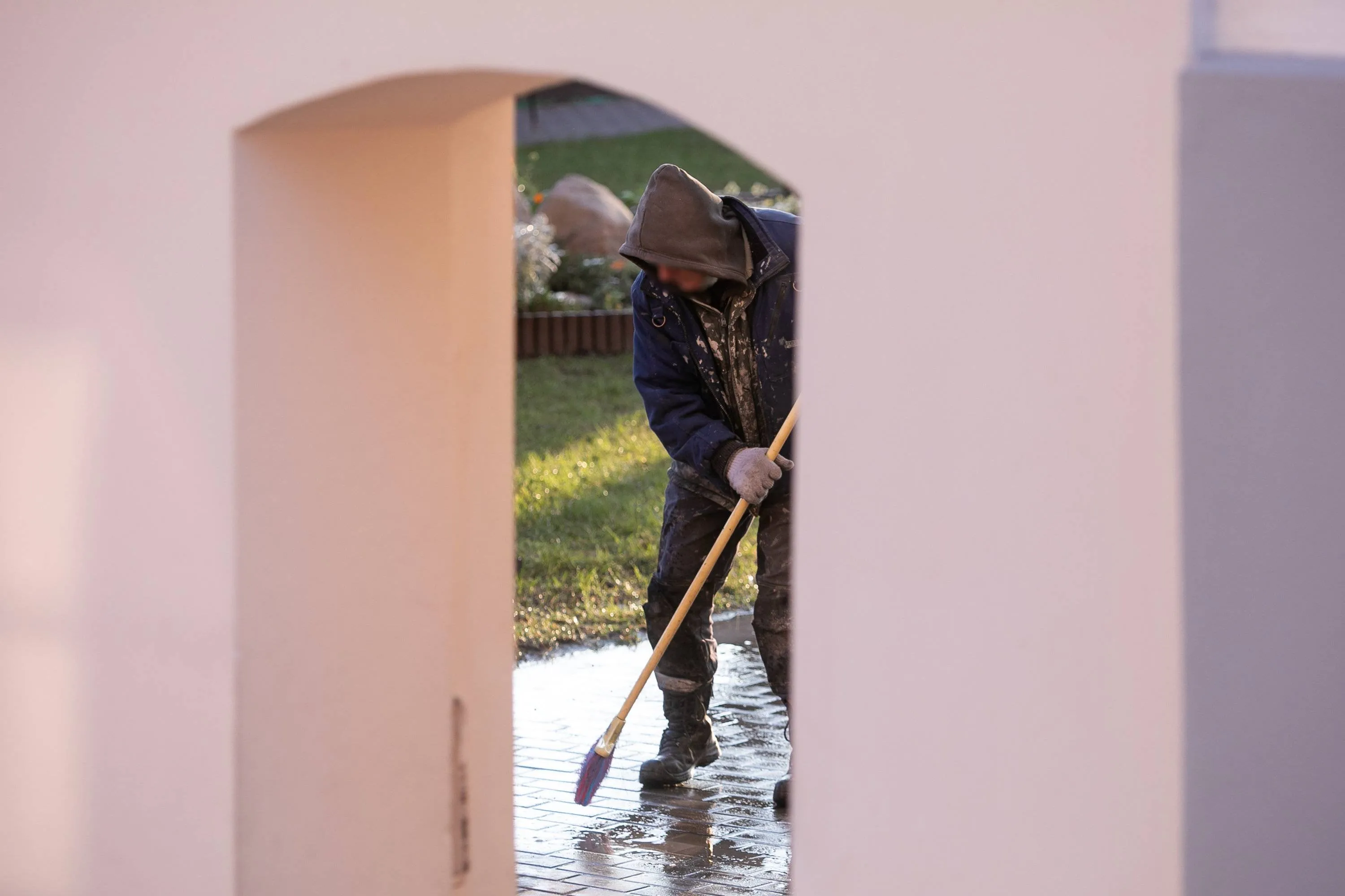 Visuomenei naudinga veikla, darbas, šluota
