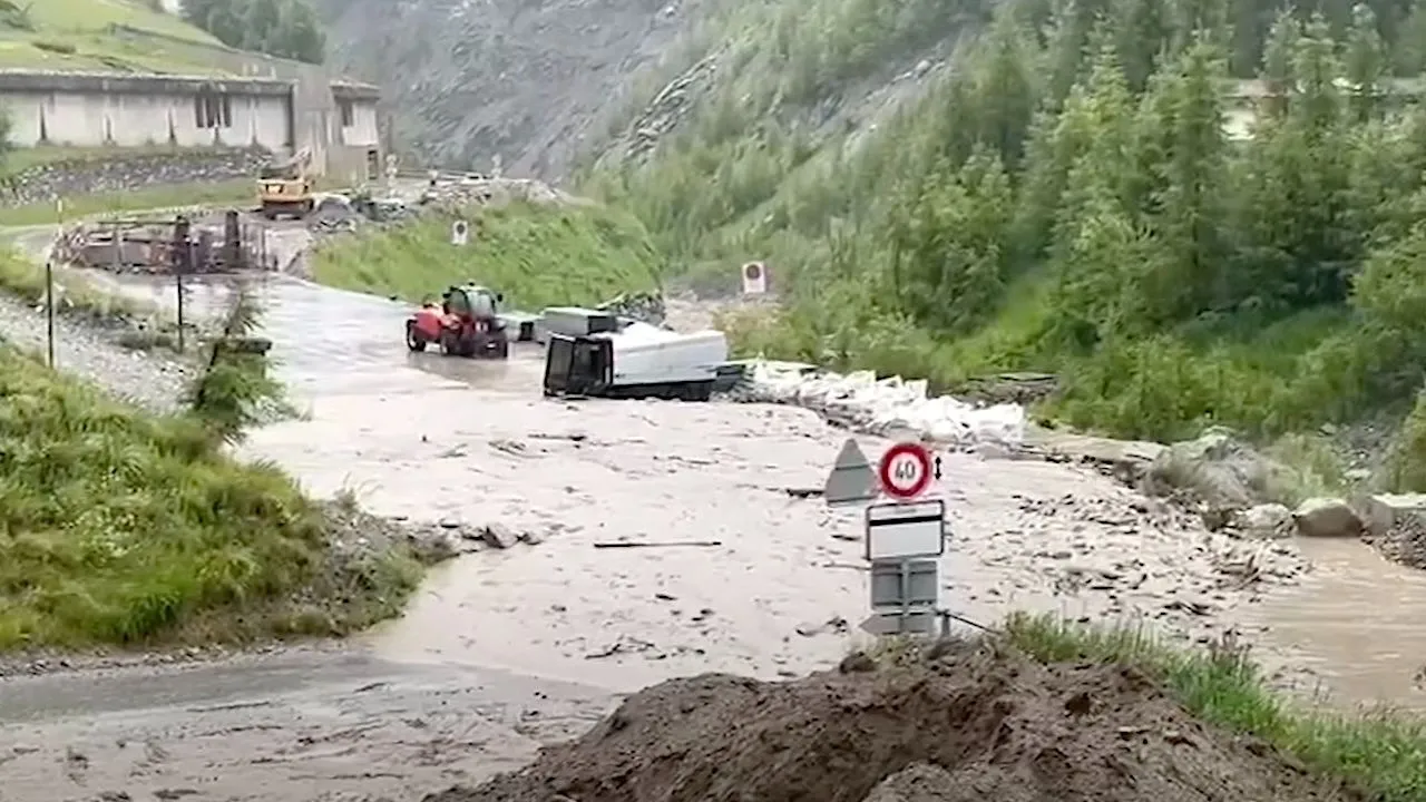 Noodweer Zwitserland: snelweg weggeslagen, hou rekening met files bij Gotthardtunnel