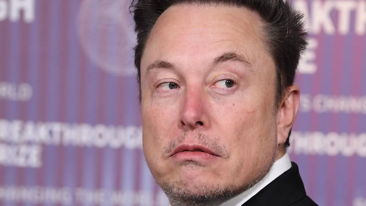 Elon Musk valt immigranten aan, maar was zelf ooit illegaal in de VS