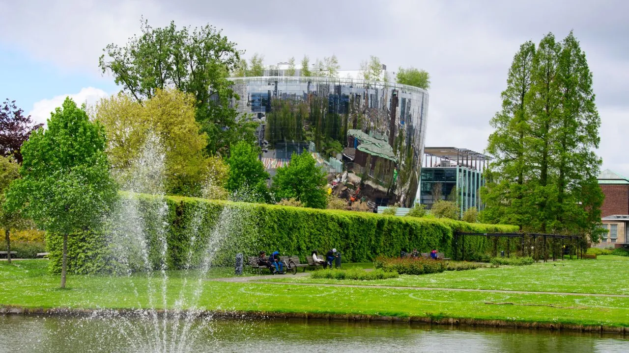 Miljardairsfamilie redt met gift van 80 miljoen euro prestigieuze verbouwing museum Boijmans