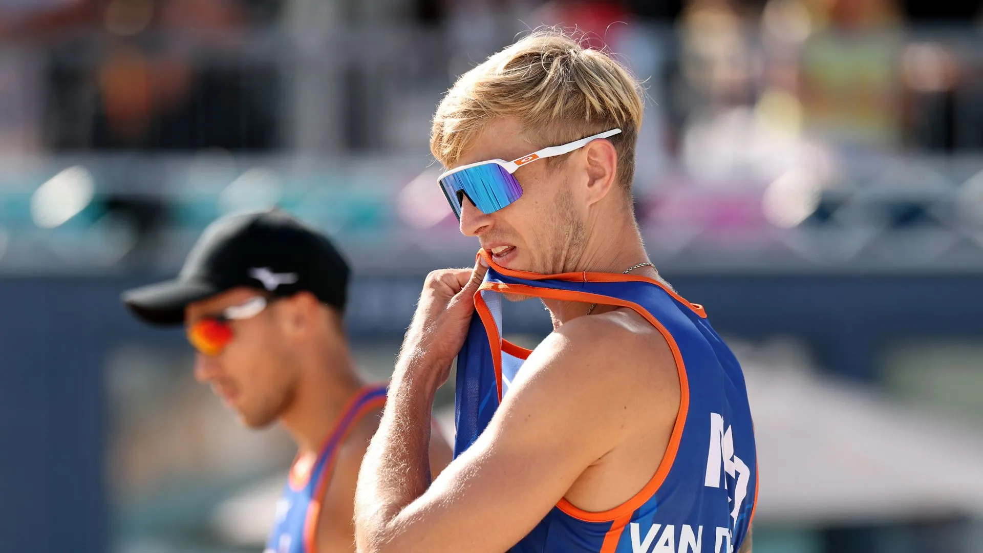 Voor verkrachting veroordeelde Nederlandse volleyballer uitgejoeld bij de Spelen