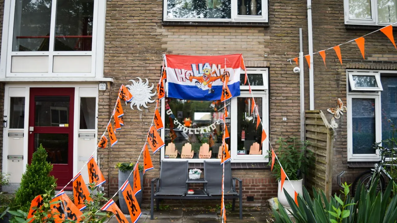 Supermarkt gaat eerder dicht zodat personeel wedstrijd Oranje kan kijken