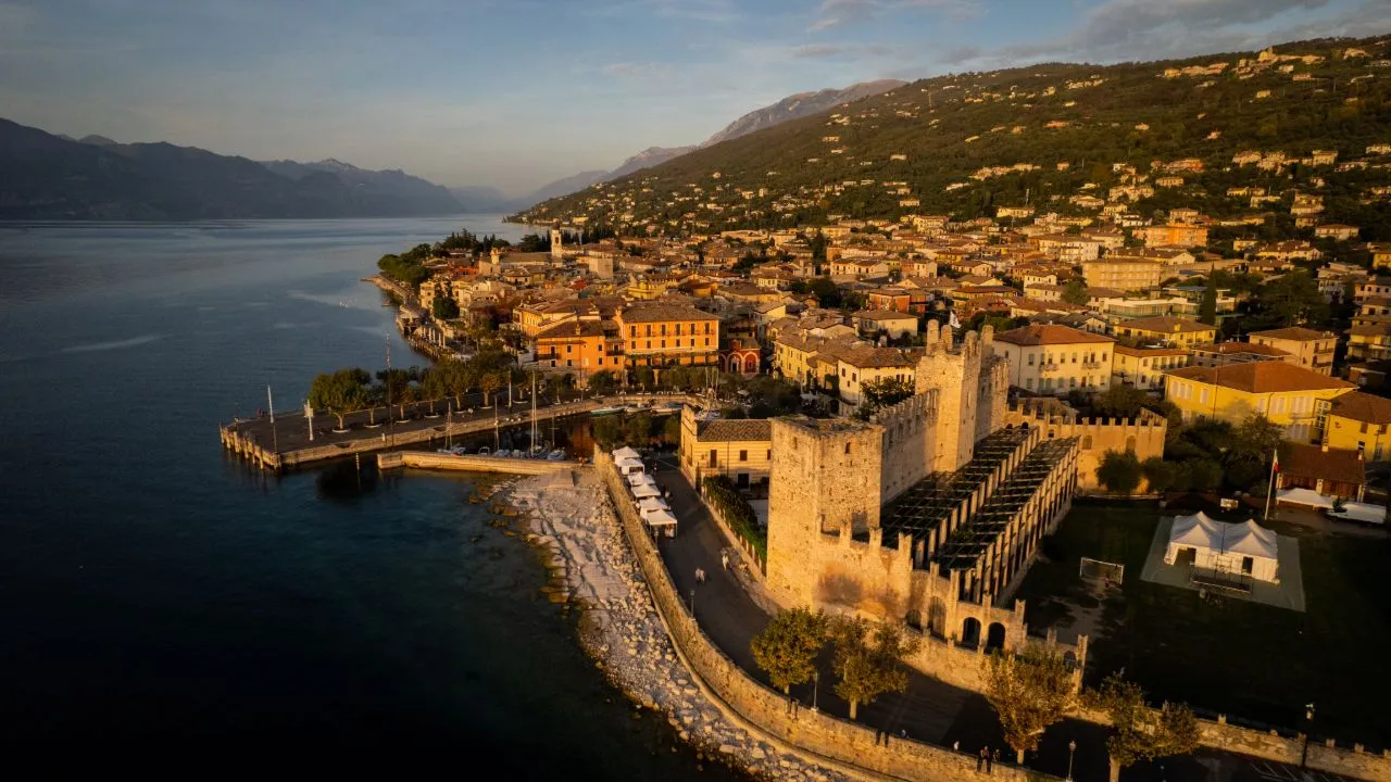 Virusuitbraak aan Gardameer: honderden zieken in Italiaans dorp