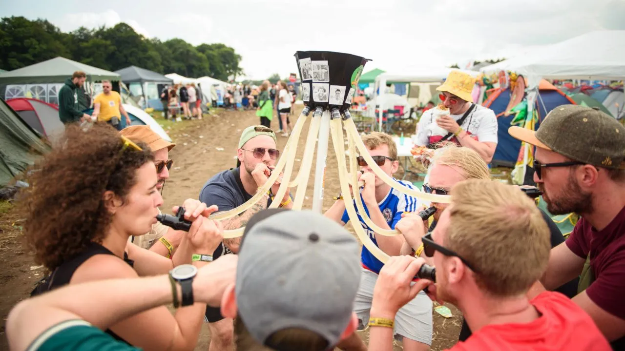 Festivals in Nederland rekenen astronomische prijzen voor bier in 2024