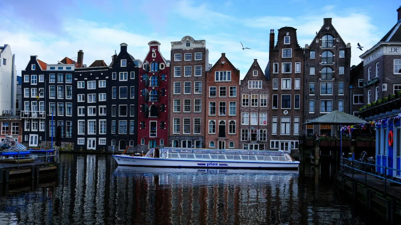 Honderden woningen in Amsterdam gekocht door cocaïnebende