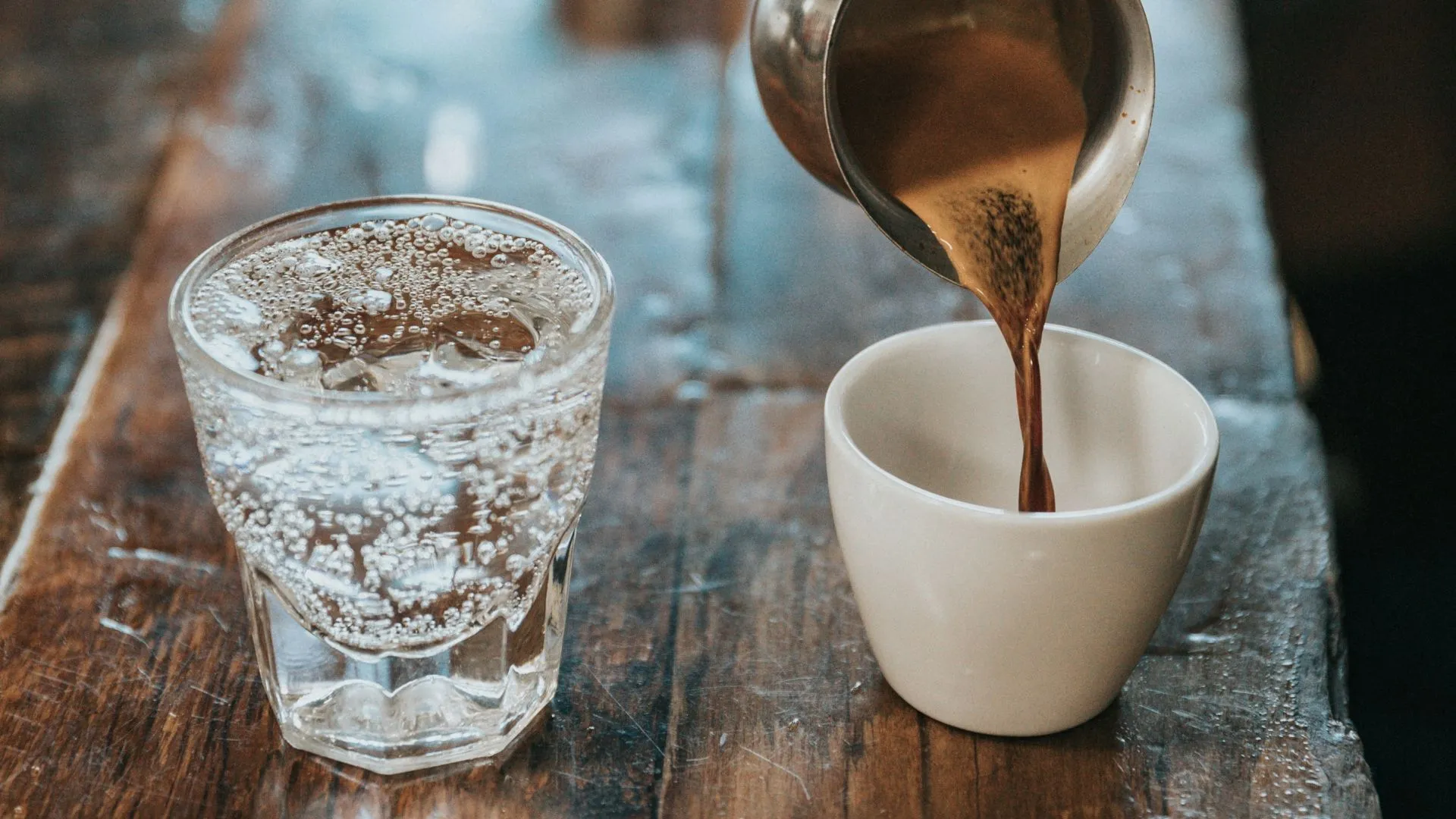 Arts waarschuwt: We drinken koffie verkeerd en maken onszelf ziek