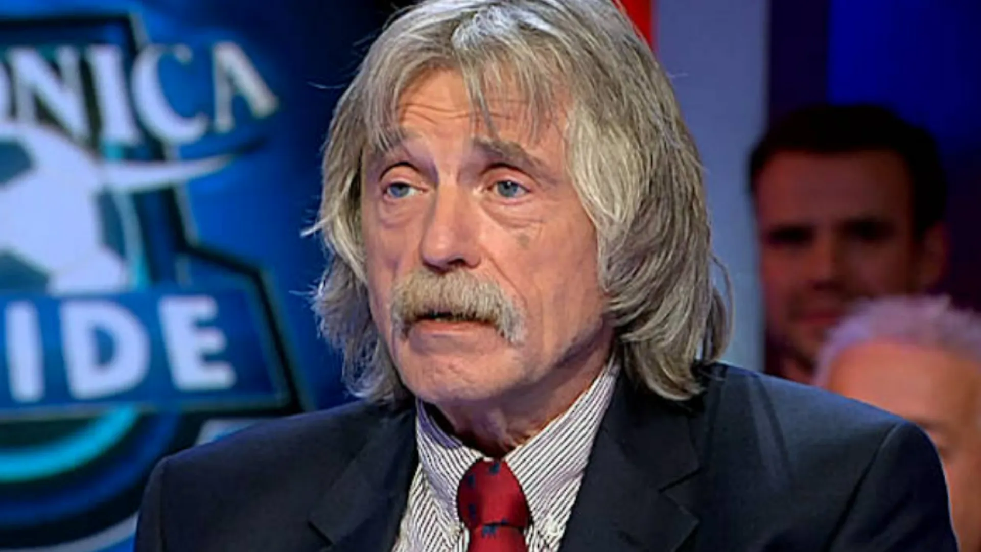 Operatie Johan Derksen gaat volledig mis: 'Het is een verschrikking'