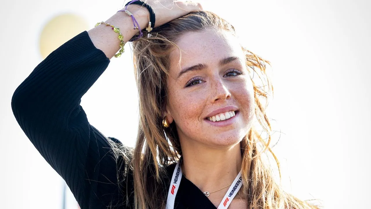 Prinses Alexia krijgt bij Formule 1 vuist in haar gezicht gedrukt