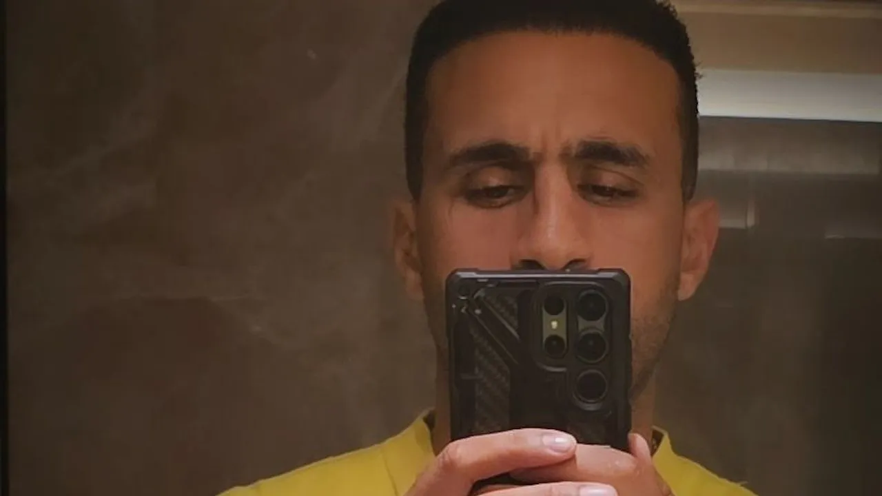 Badr Hari laat zien hoeveel hij is afgevallen met indrukwekkende foto