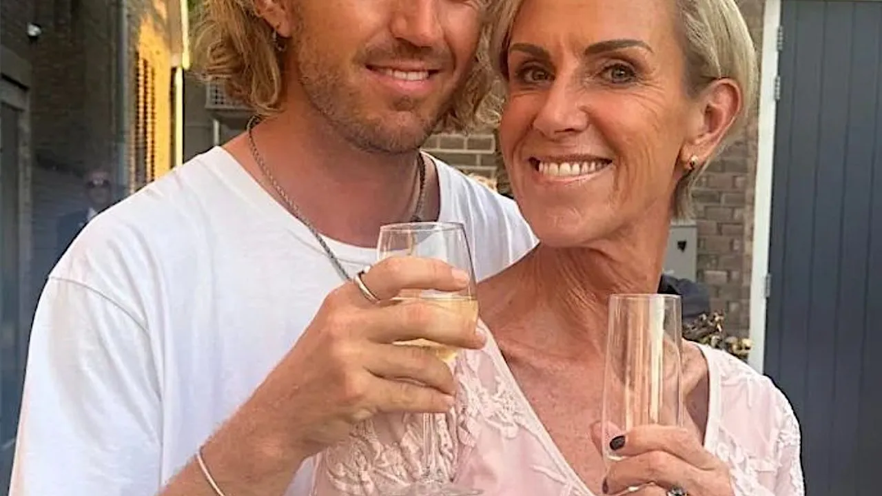 Els uit B&B Vol Liefde: 'Dit is mijn nieuwe vriend!'