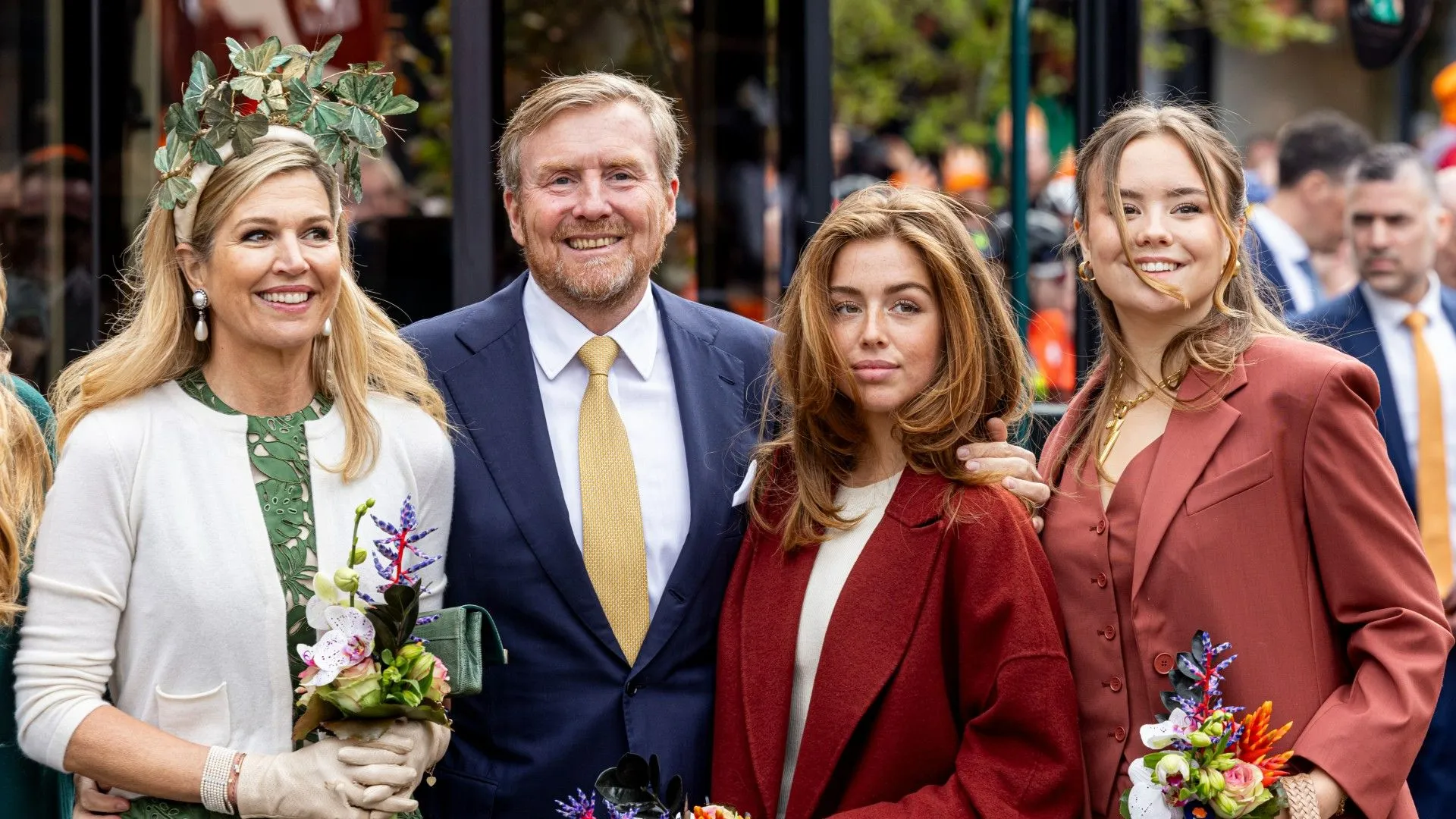 Insider lekt strenge opvoedtactiek Máxima: 'Prinsessen hard aan het werk gezet'