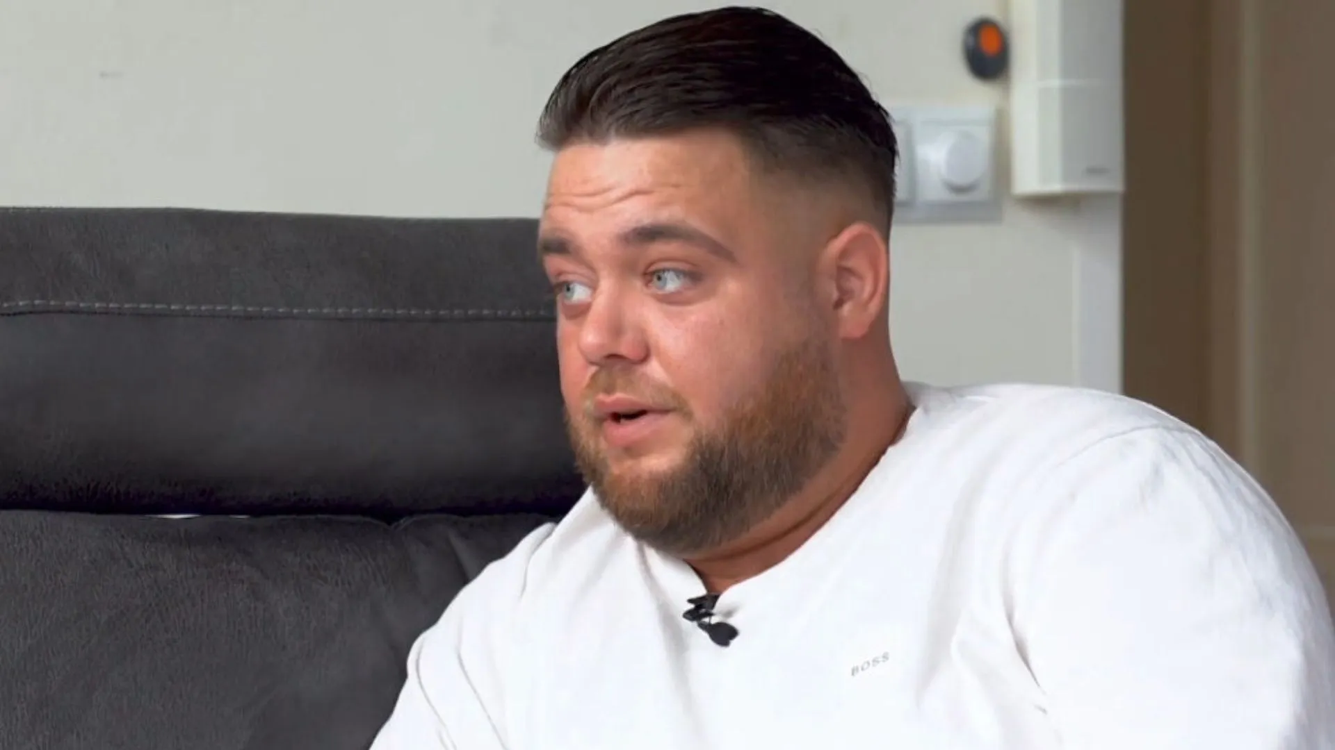 Mark Gillis laat zien hoeveel hij is afgevallen met nieuwe foto